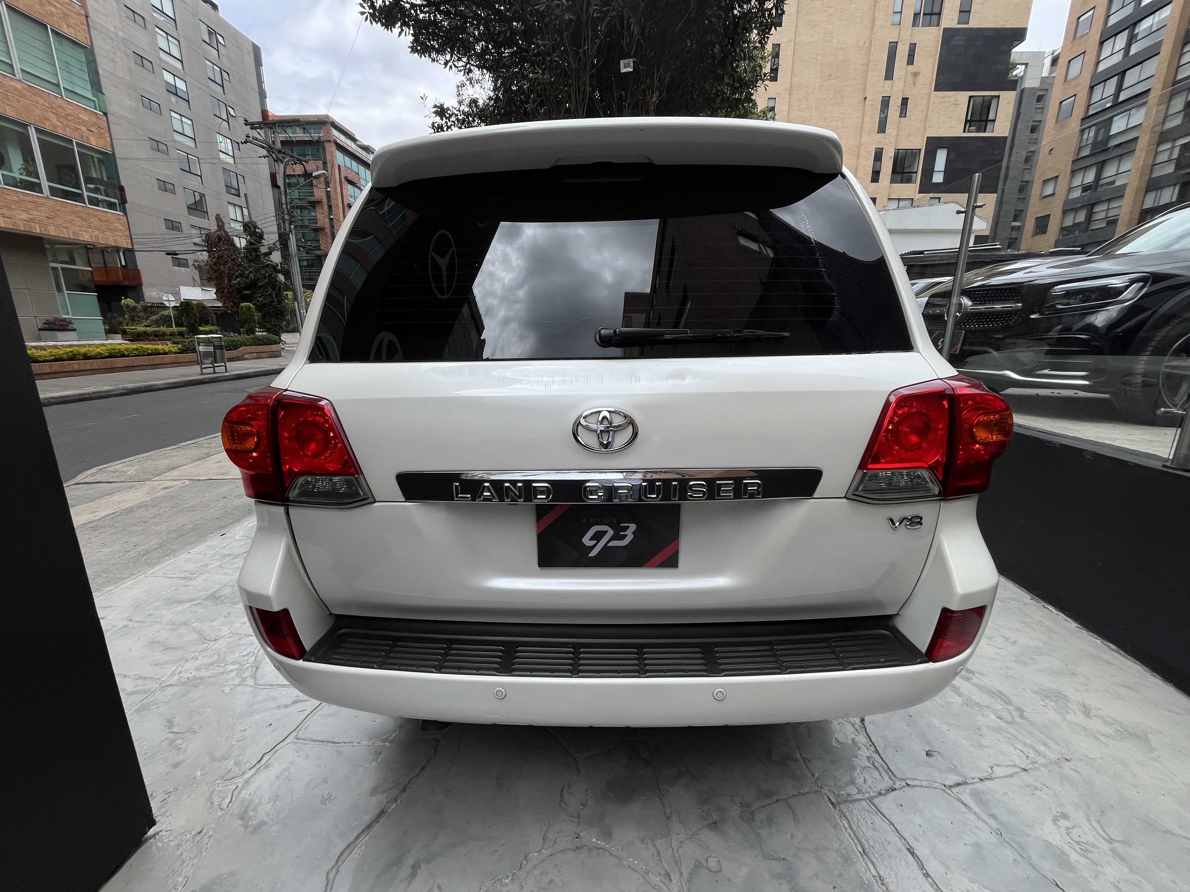 TOYOTA LAND CRUISER 200 BLINDADA 2013