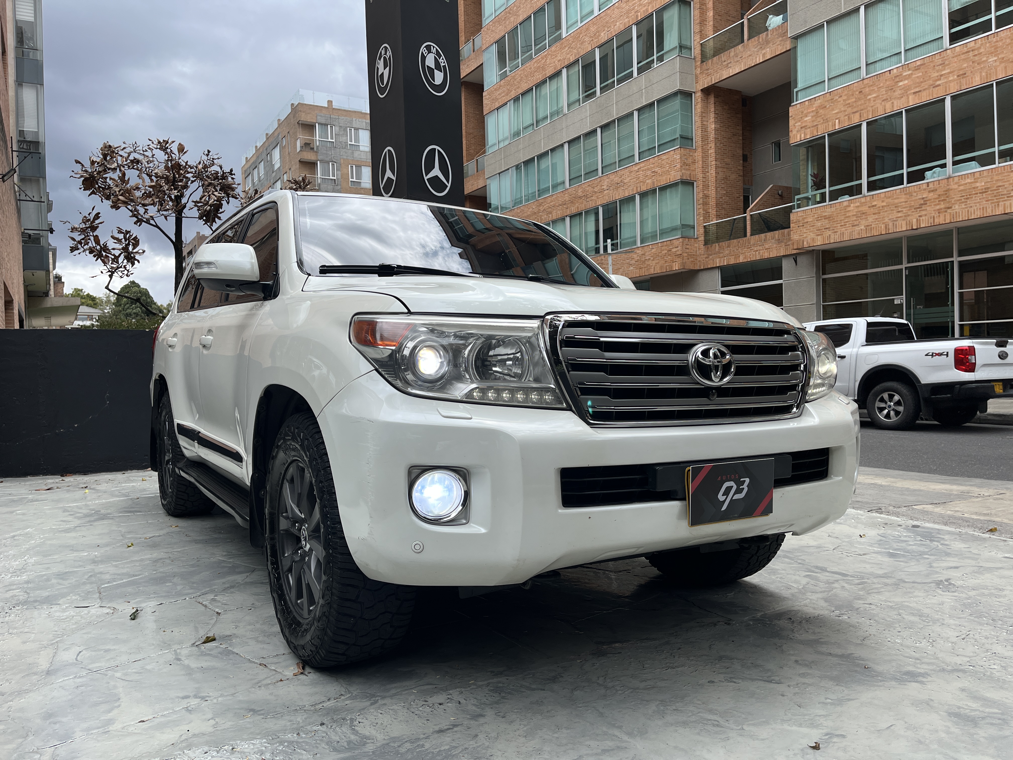 TOYOTA LAND CRUISER 200 BLINDADA 2013