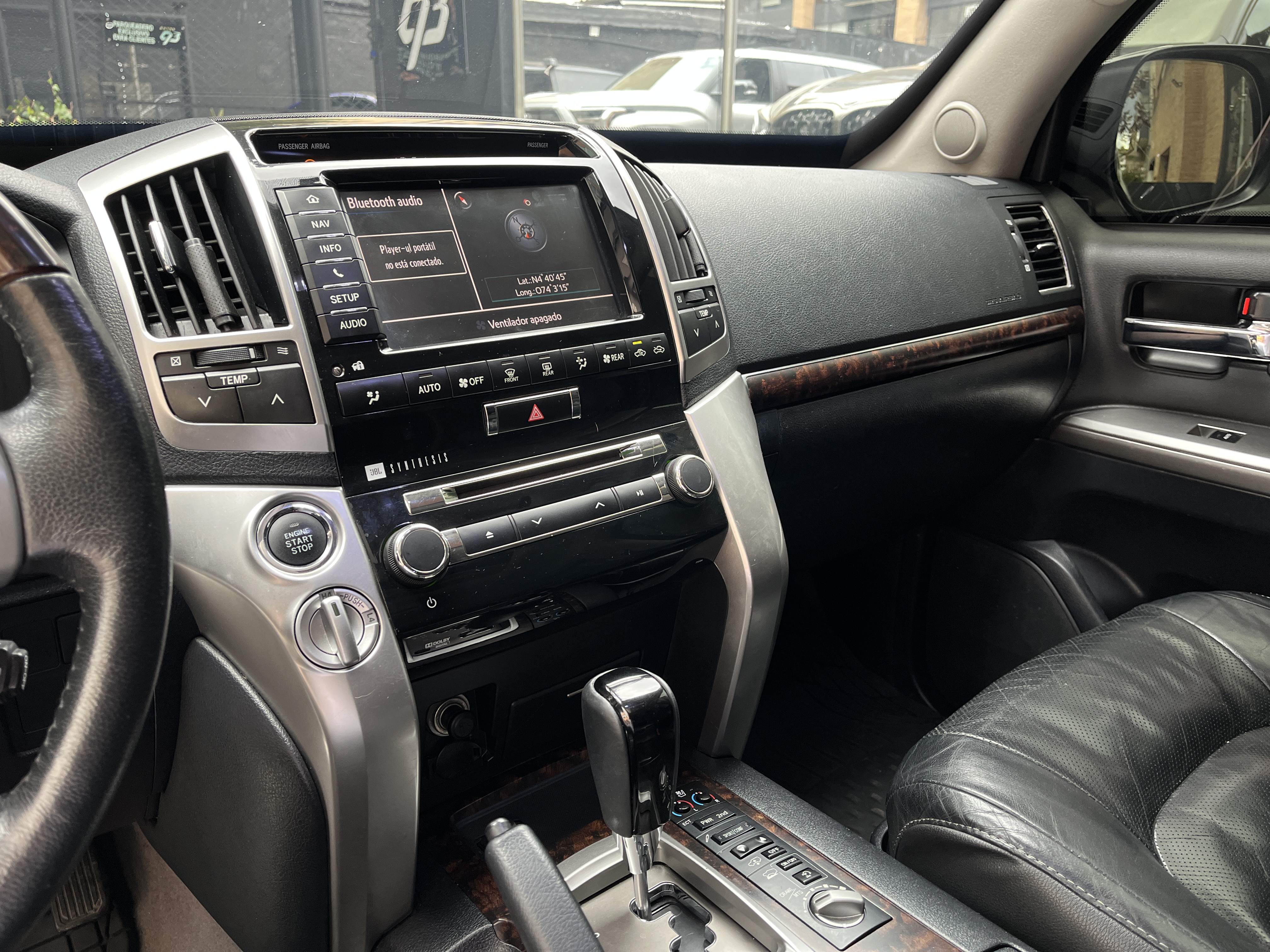 TOYOTA LAND CRUISER 200 BLINDADA 2013