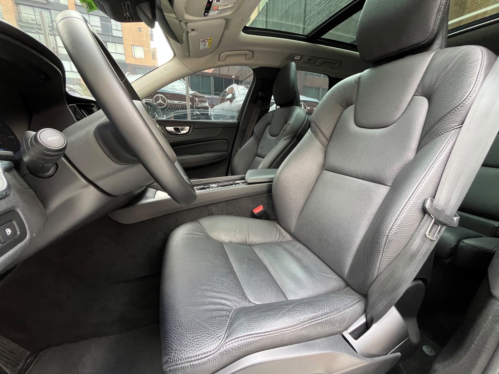 VOLVO XC60 T8 2025