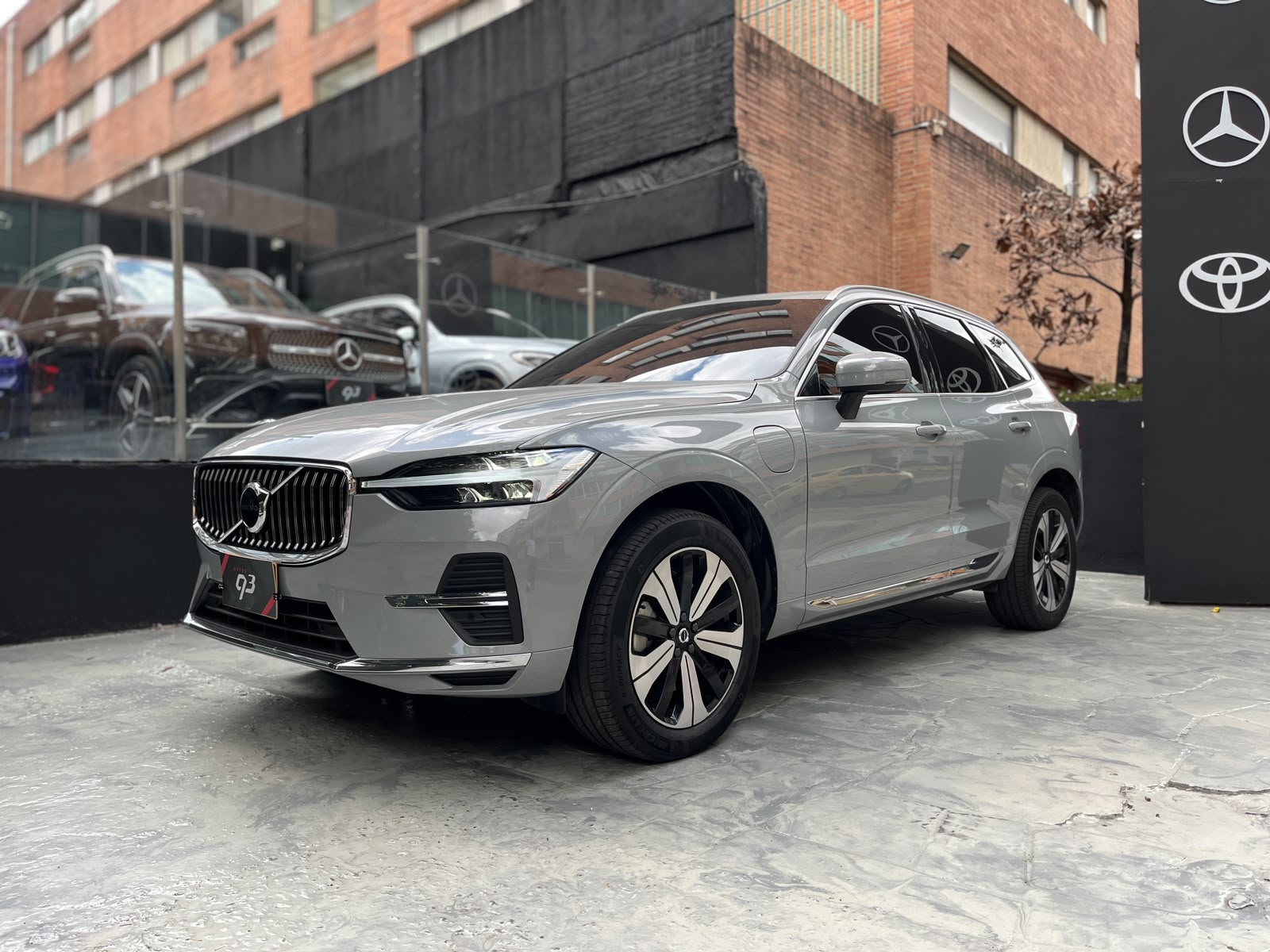 VOLVO XC60 T8 2025