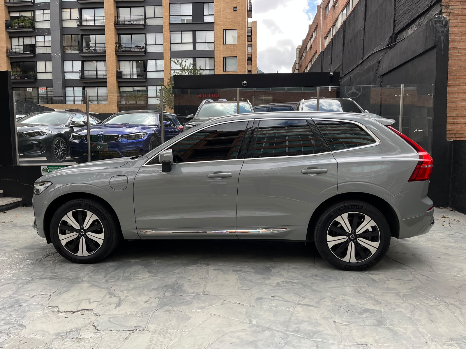 VOLVO XC60 T8 2025