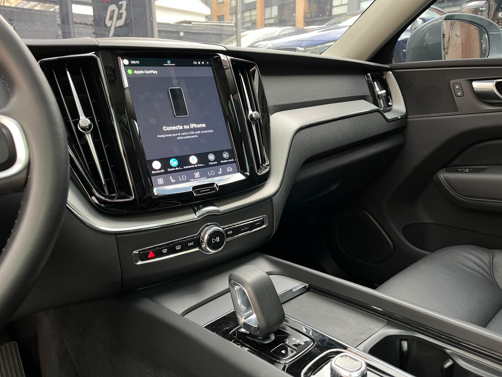 VOLVO XC60 T8 2025