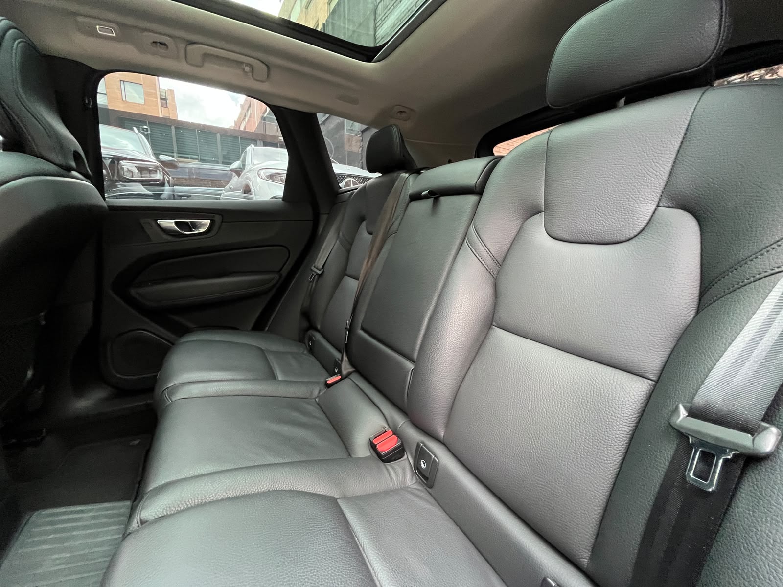 VOLVO XC60 T8 2025