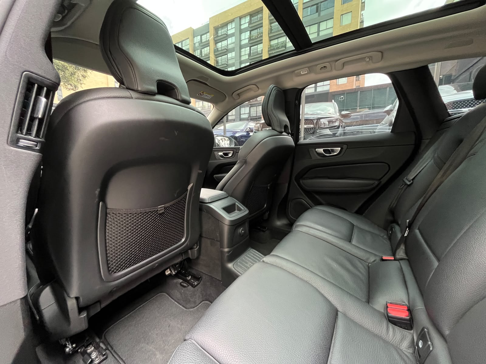 VOLVO XC60 T8 2025