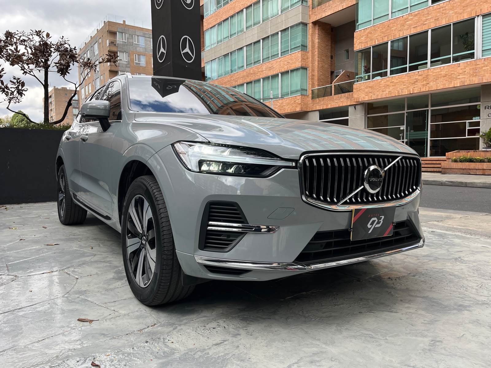 VOLVO XC60 T8 2025