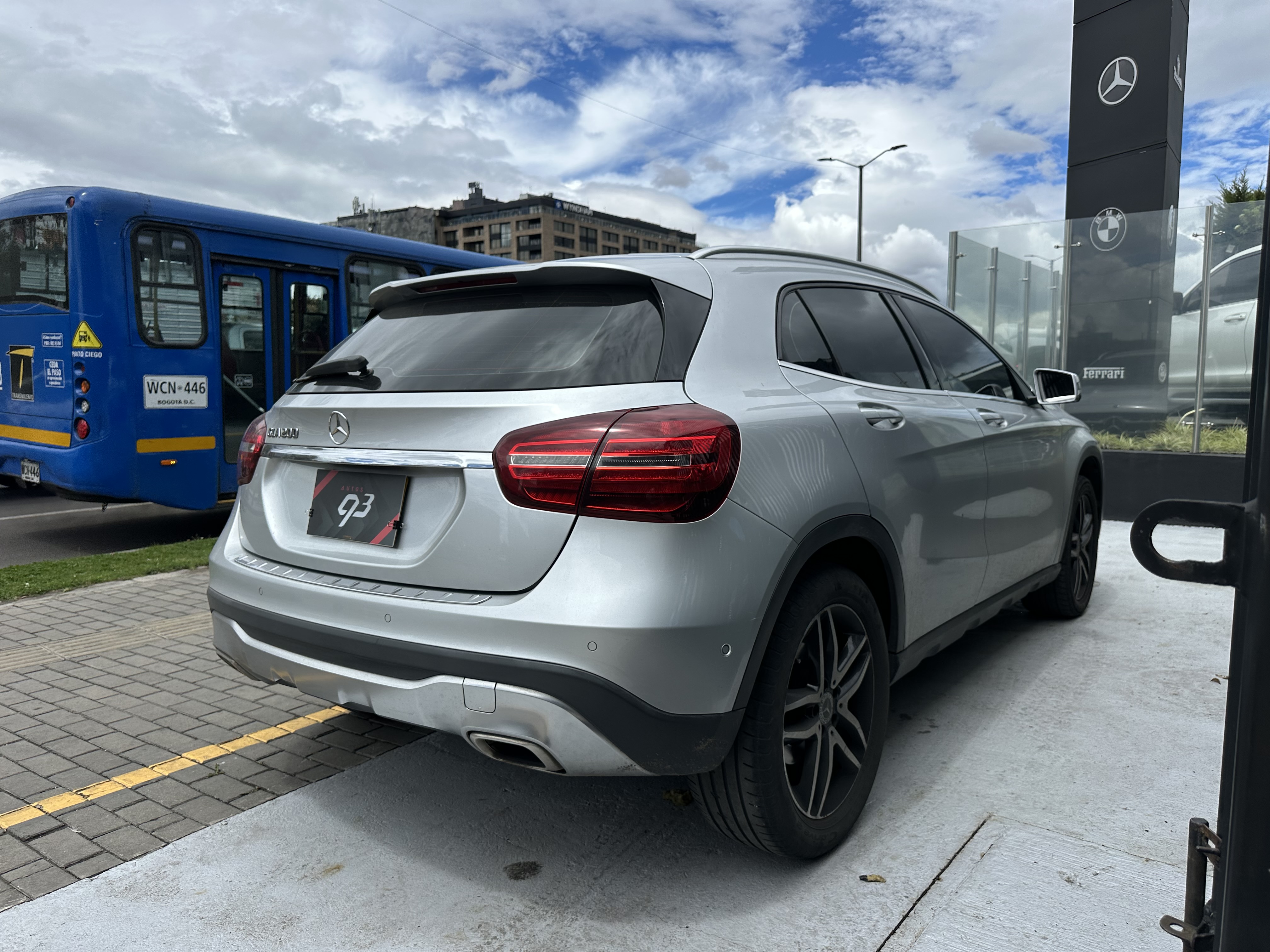 MERCEDES-BENZ GLA200 2020