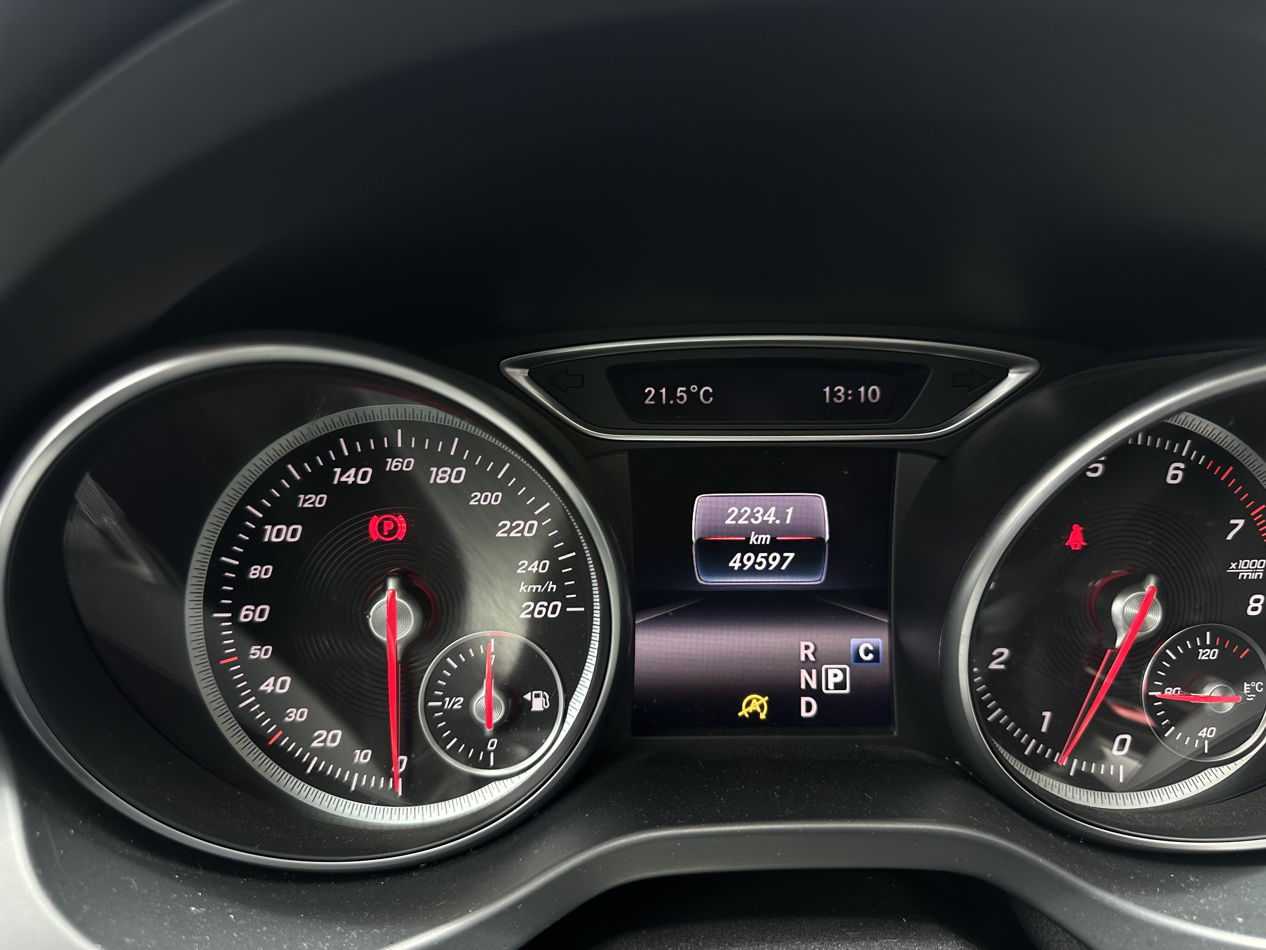 MERCEDES-BENZ GLA200 2020