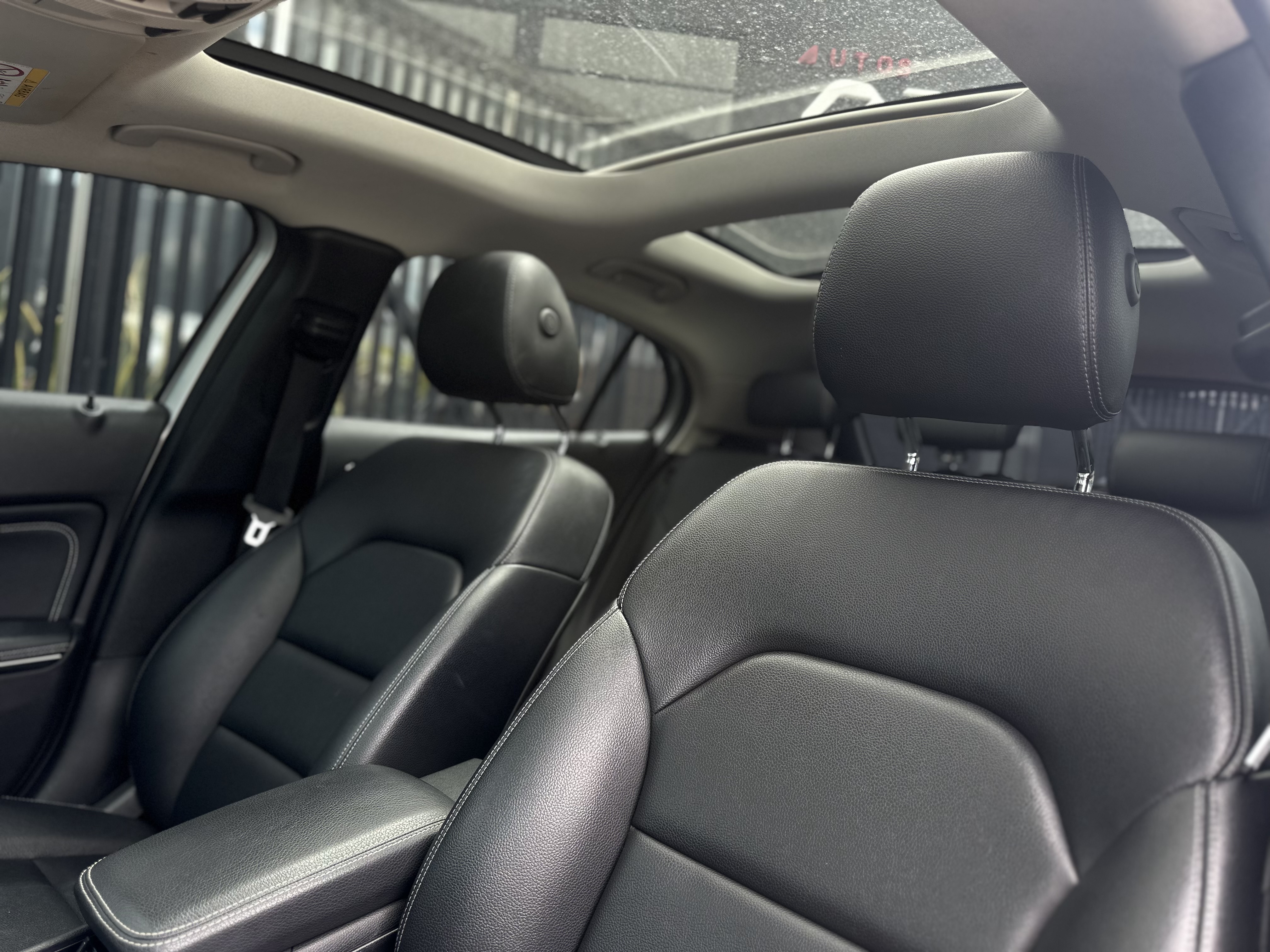 MERCEDES-BENZ GLA200 2020
