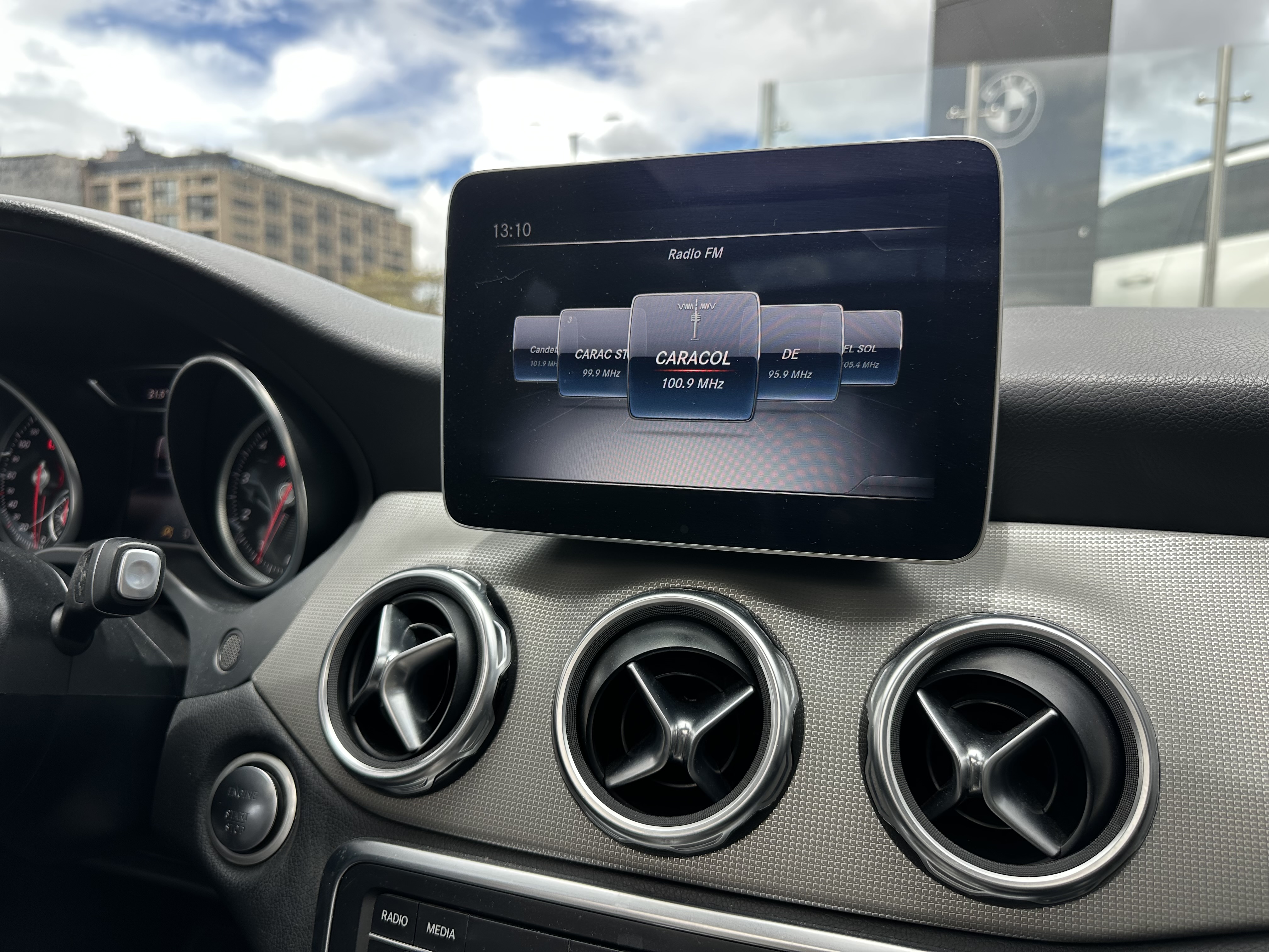 MERCEDES-BENZ GLA200 2020