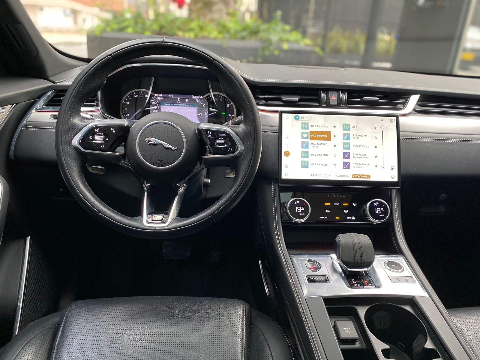 JAGUAR F-PACE 400PS R 2022