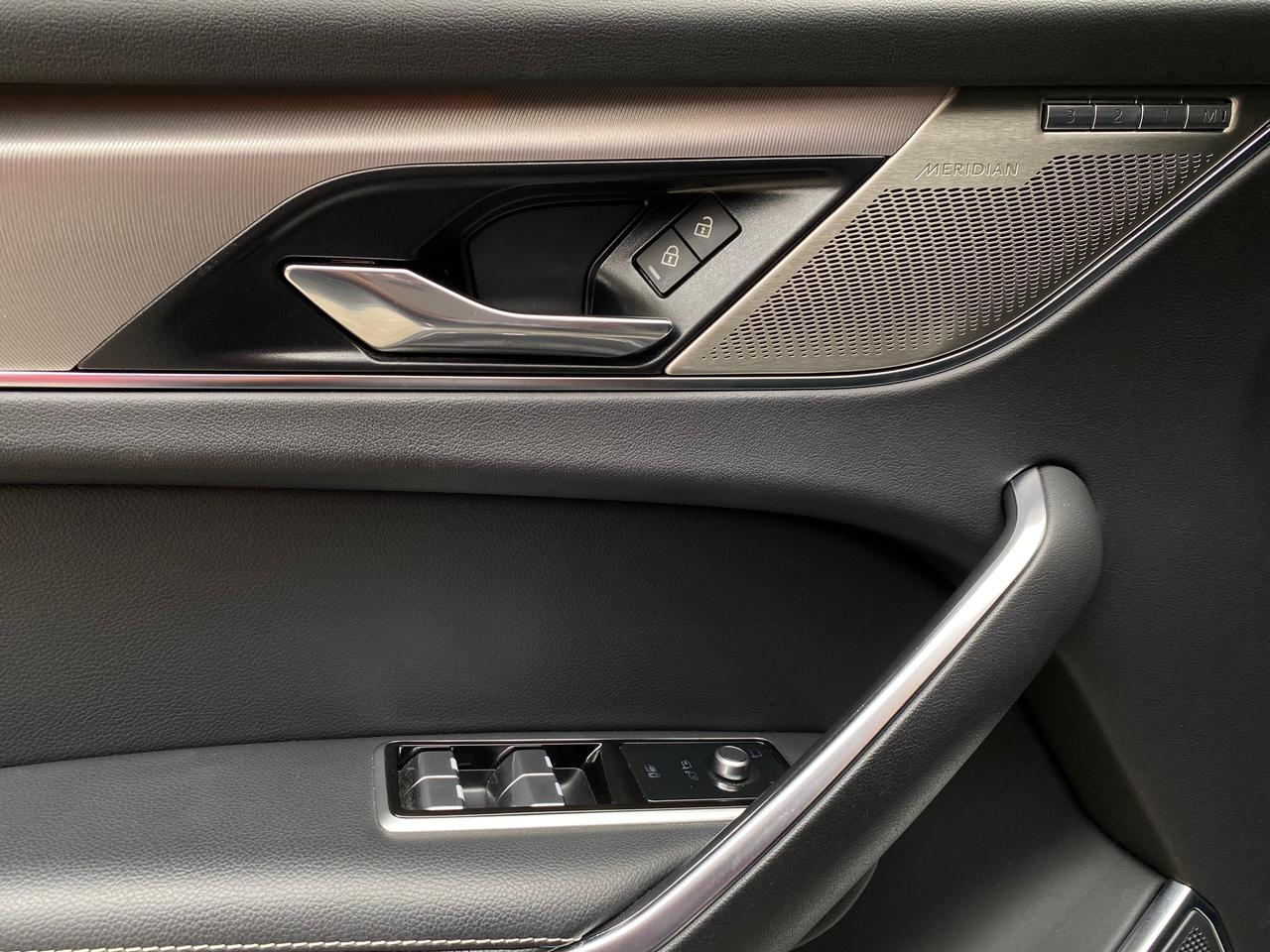 JAGUAR F-PACE 400PS R 2022