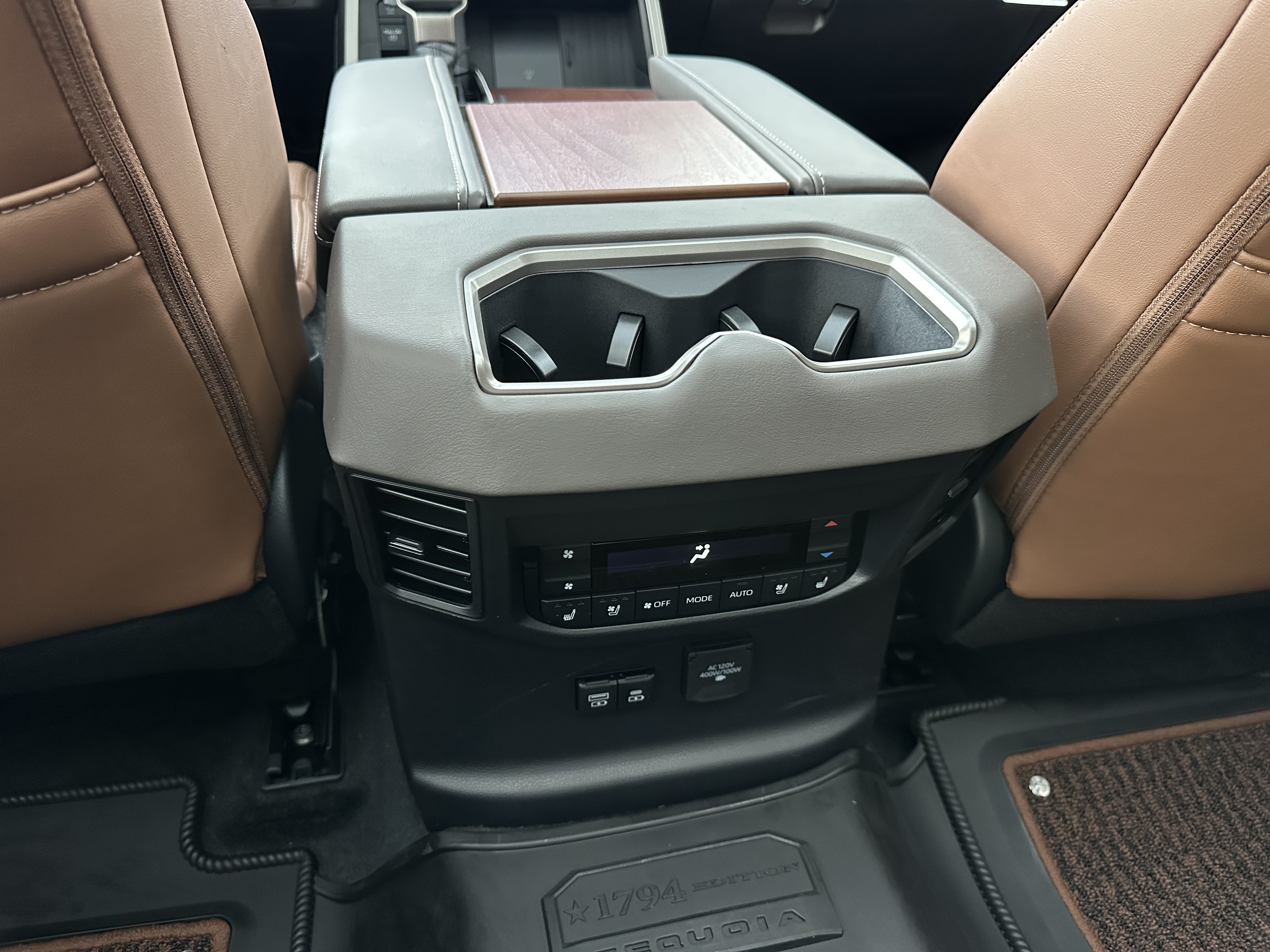 TOYOTA SEQUOIA 1794 2026