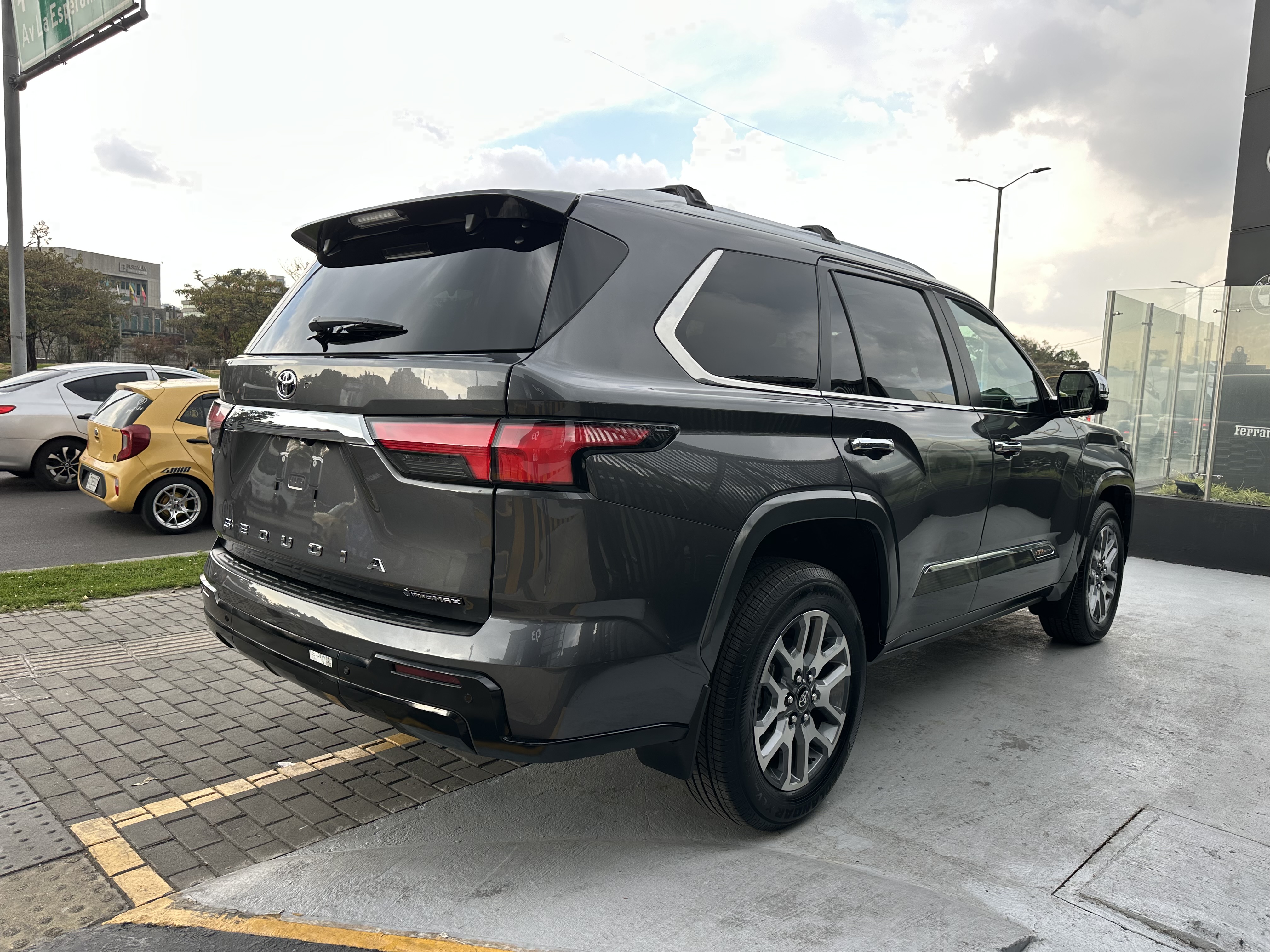 TOYOTA SEQUOIA 1794 2026