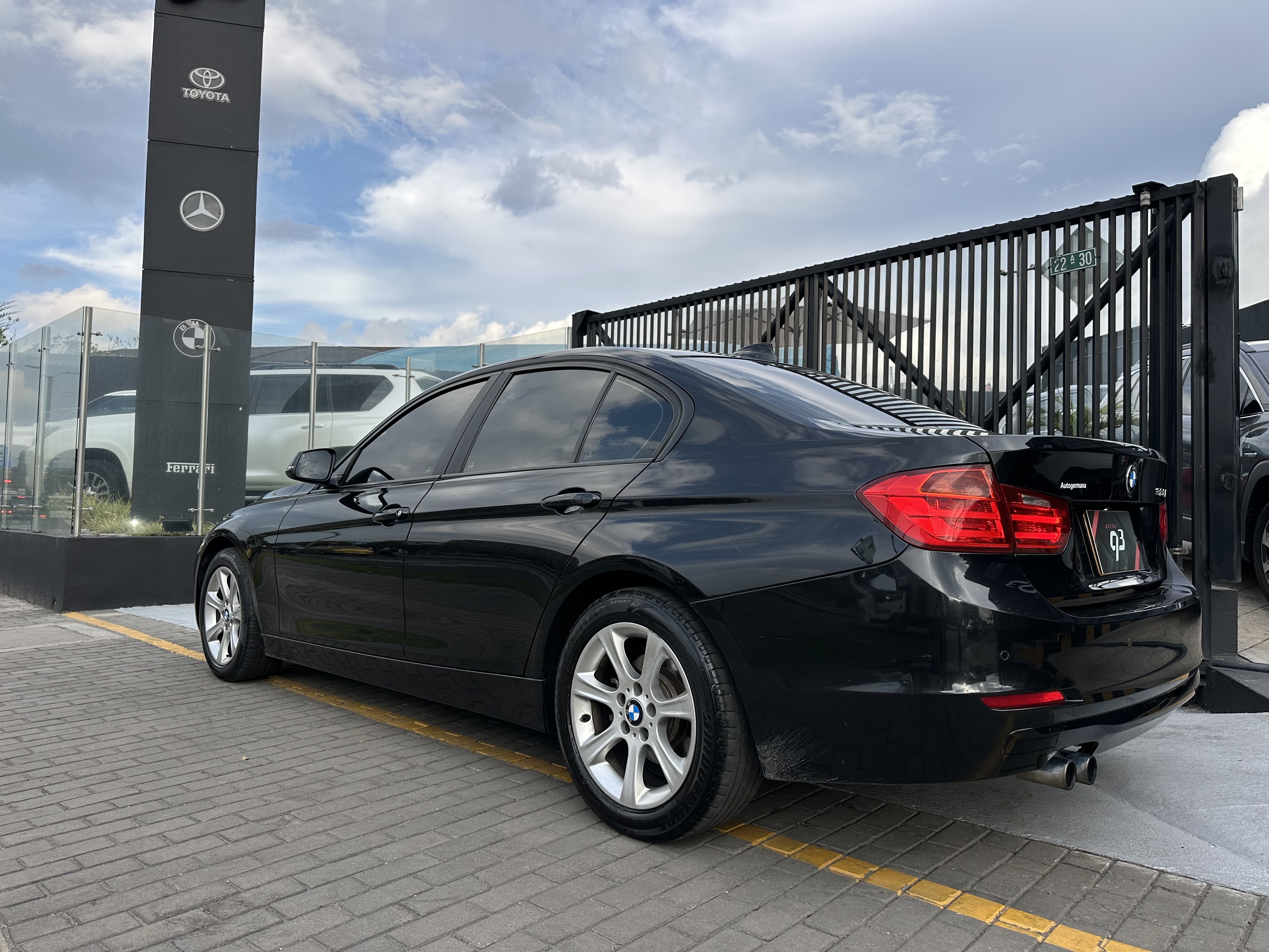 BMW 328I SEDAN 2013