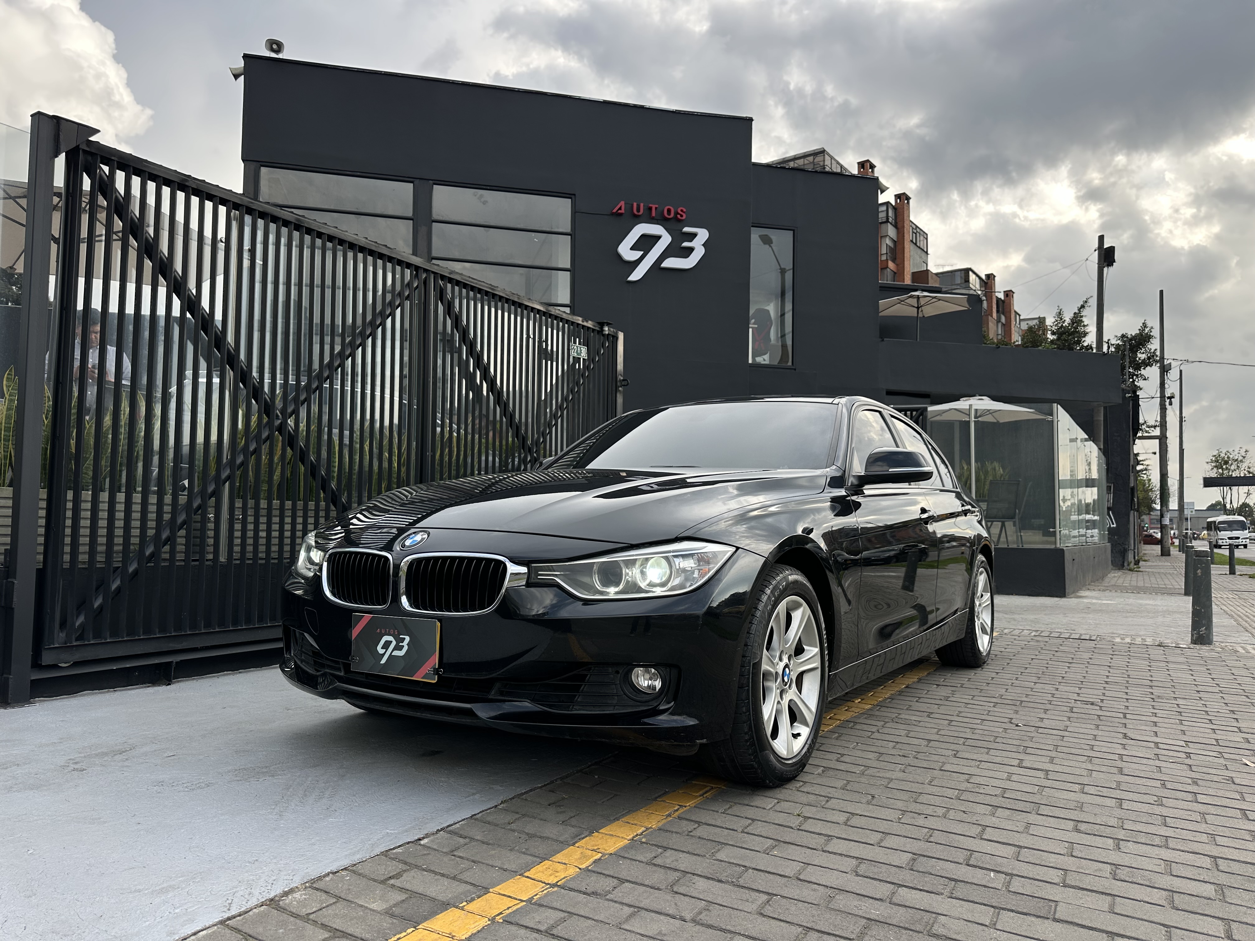 BMW 328I SEDAN 2013