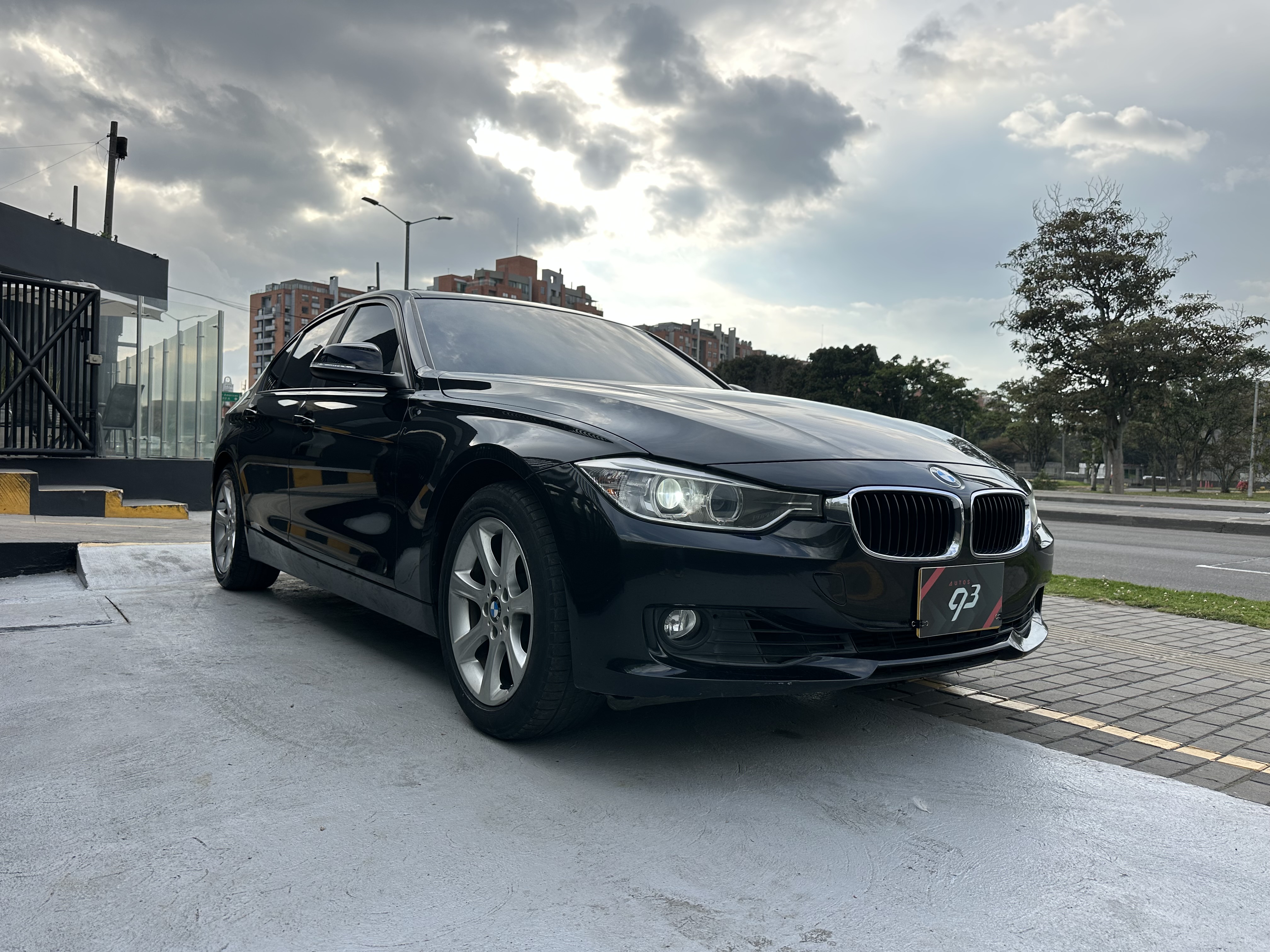 BMW 328I SEDAN 2013