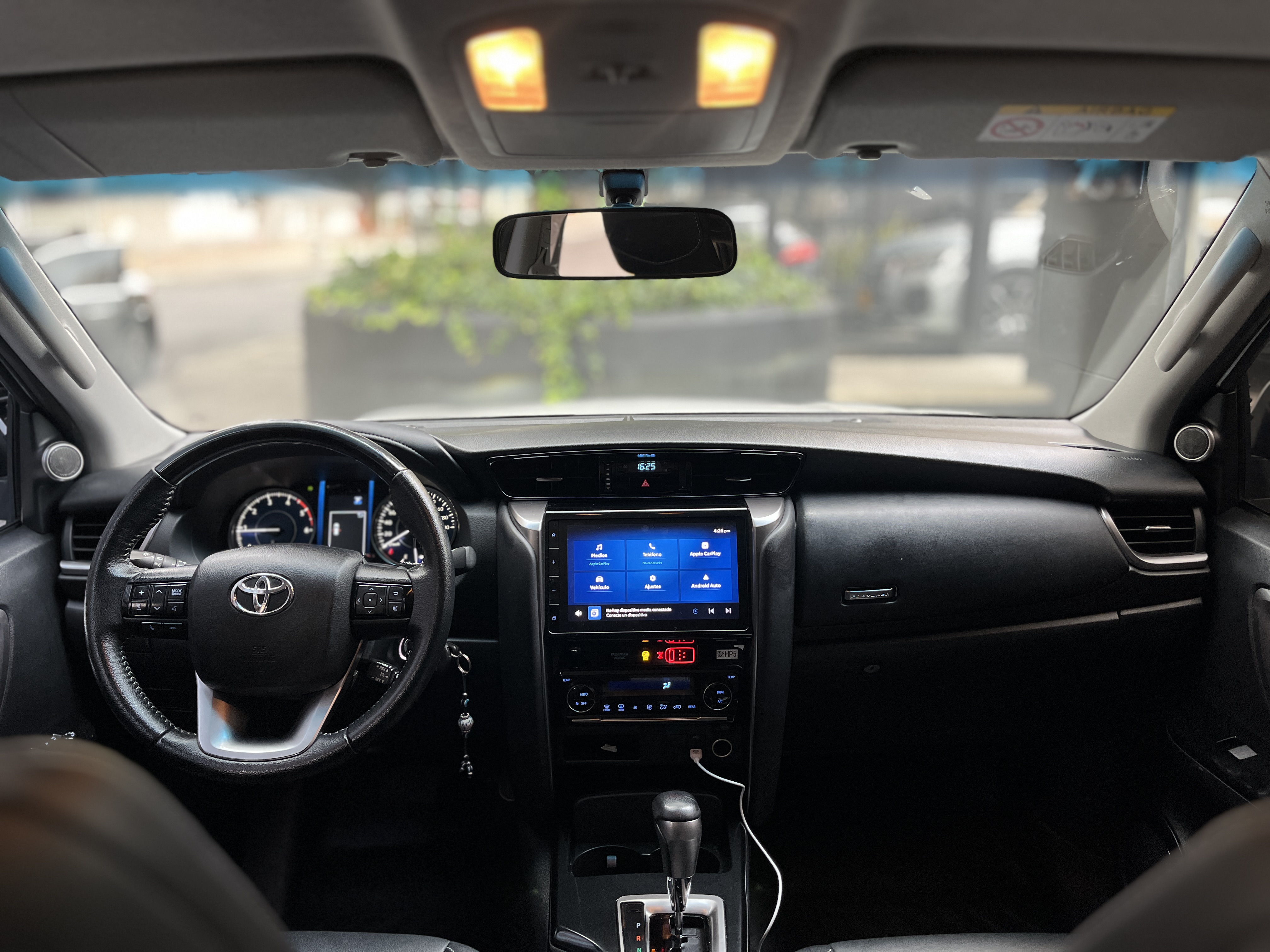 TOYOTA FORTUNER SR 2023