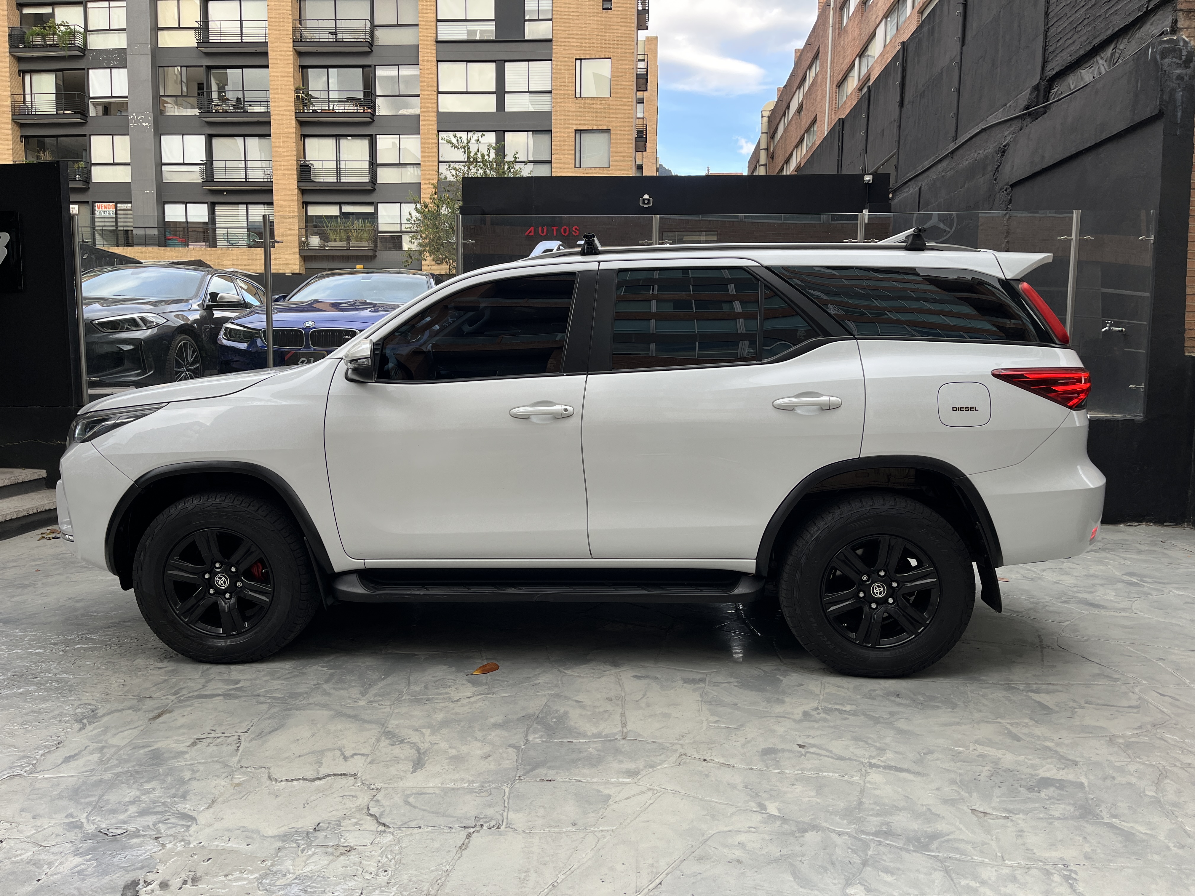 TOYOTA FORTUNER SR 2023