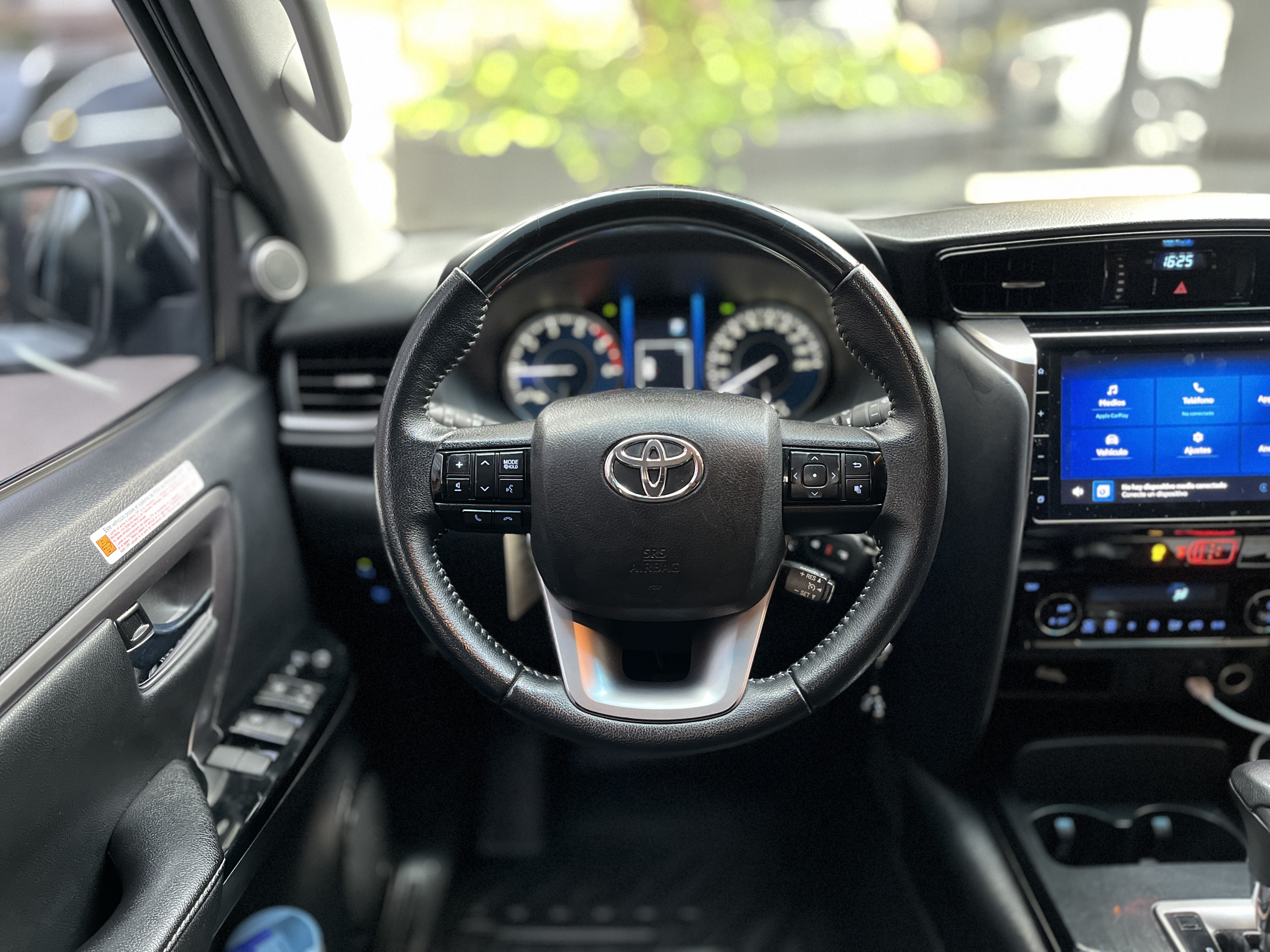 TOYOTA FORTUNER SR 2023