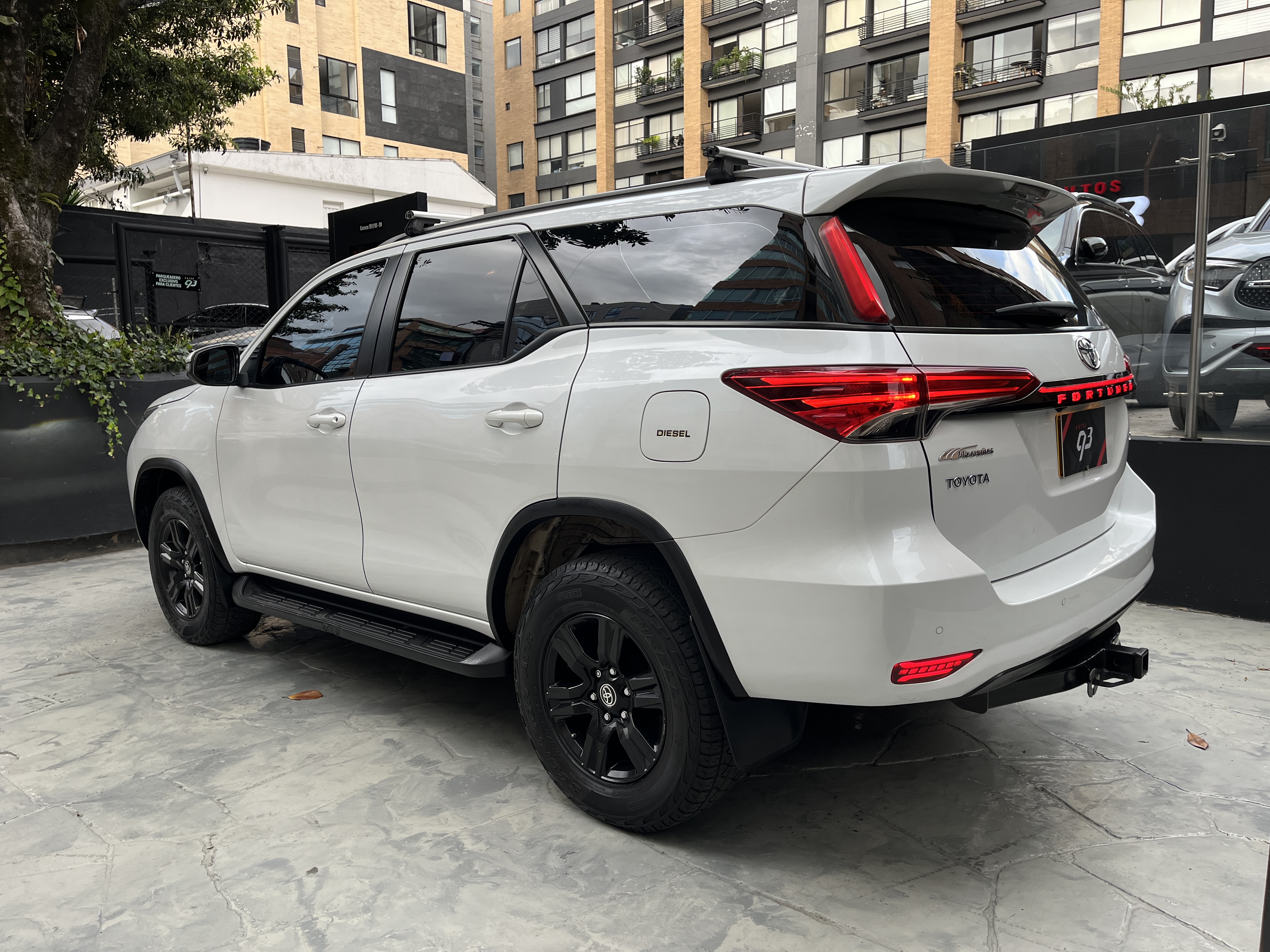 TOYOTA FORTUNER SR 2023