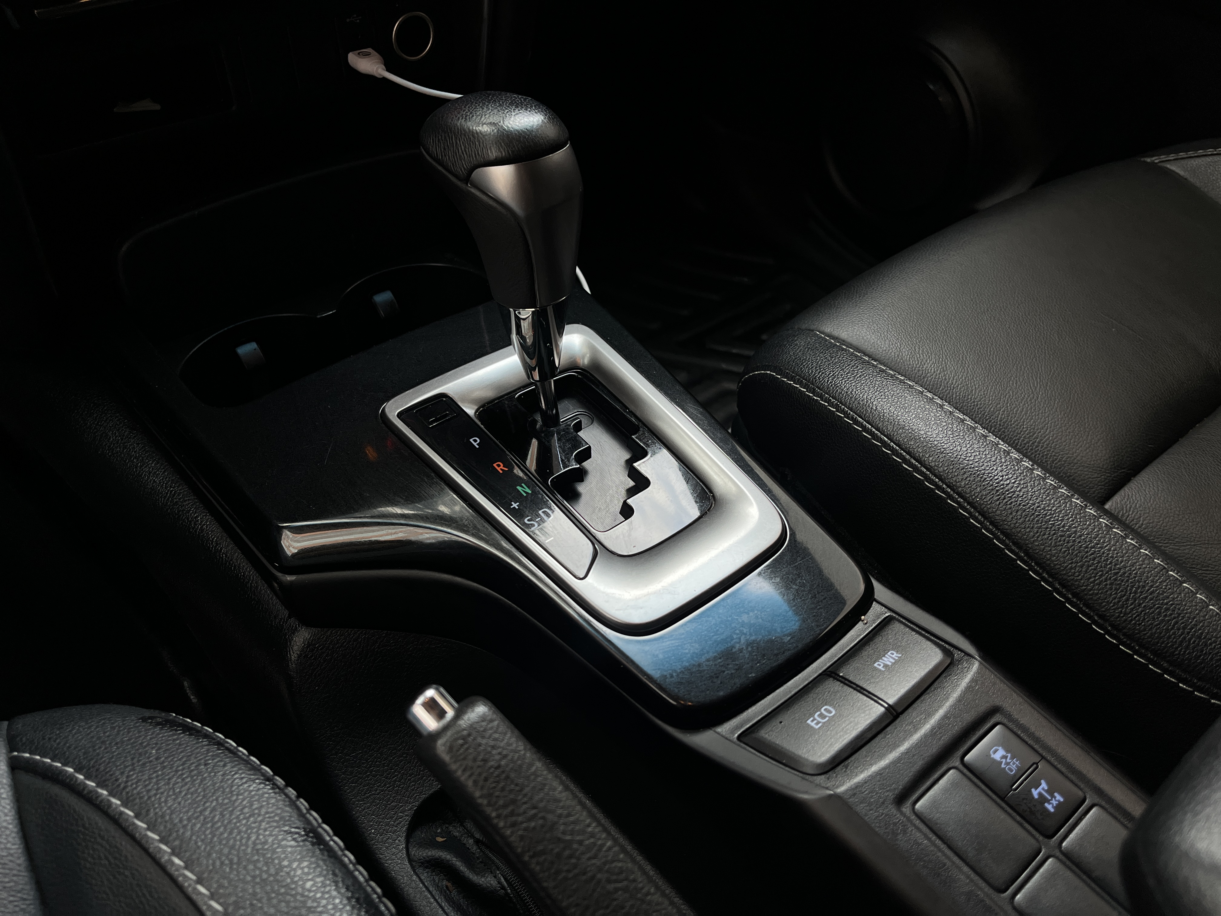 TOYOTA FORTUNER SR 2023