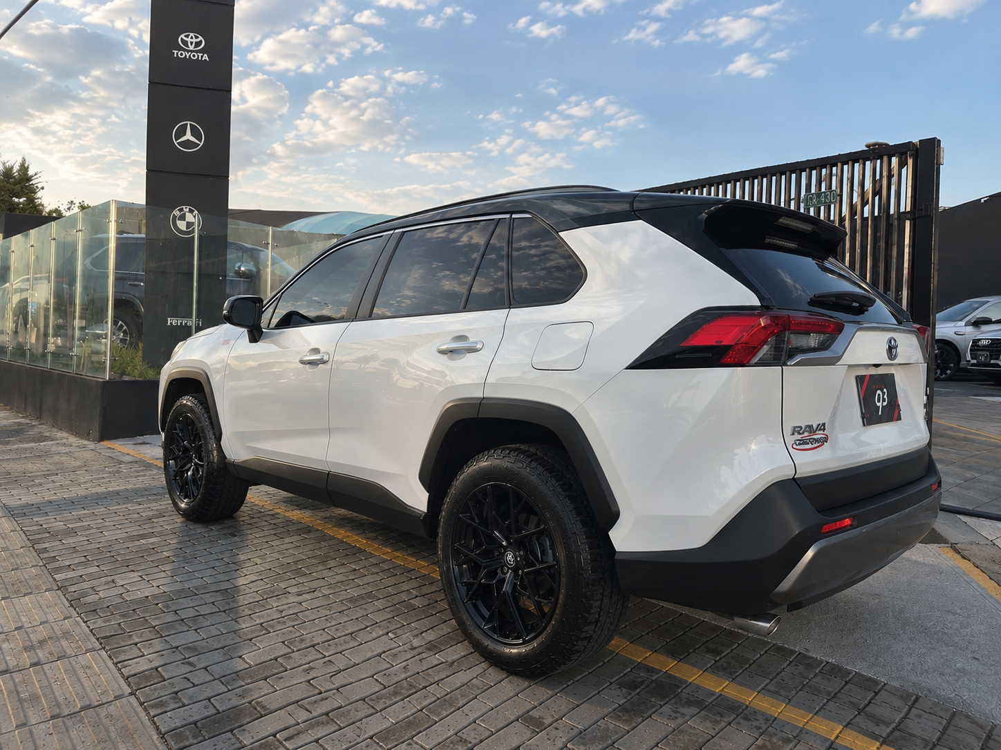 TOYOTA RAV4 LIMITED 2023
