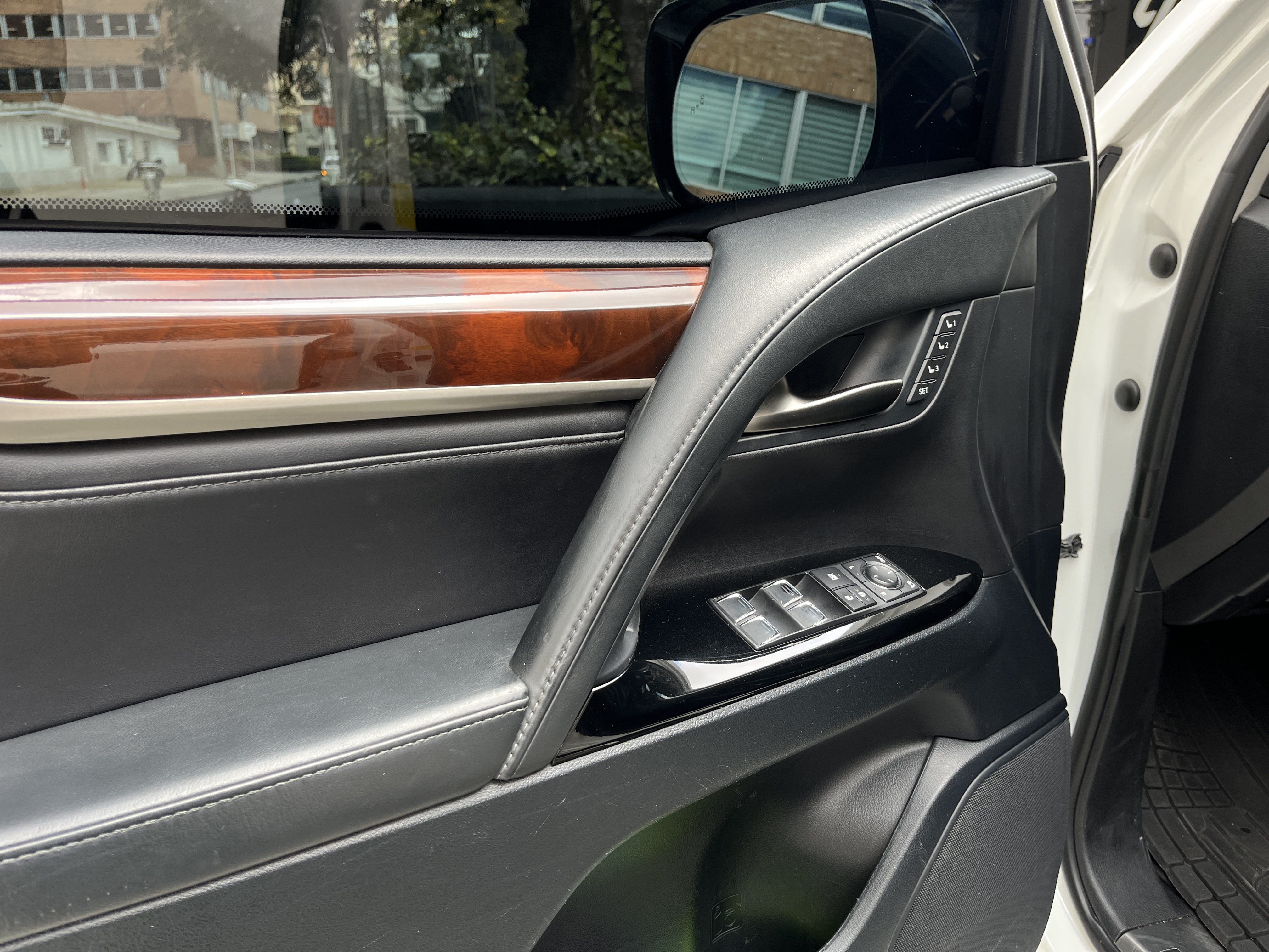 LEXUS LX570 BLINDADA 2016