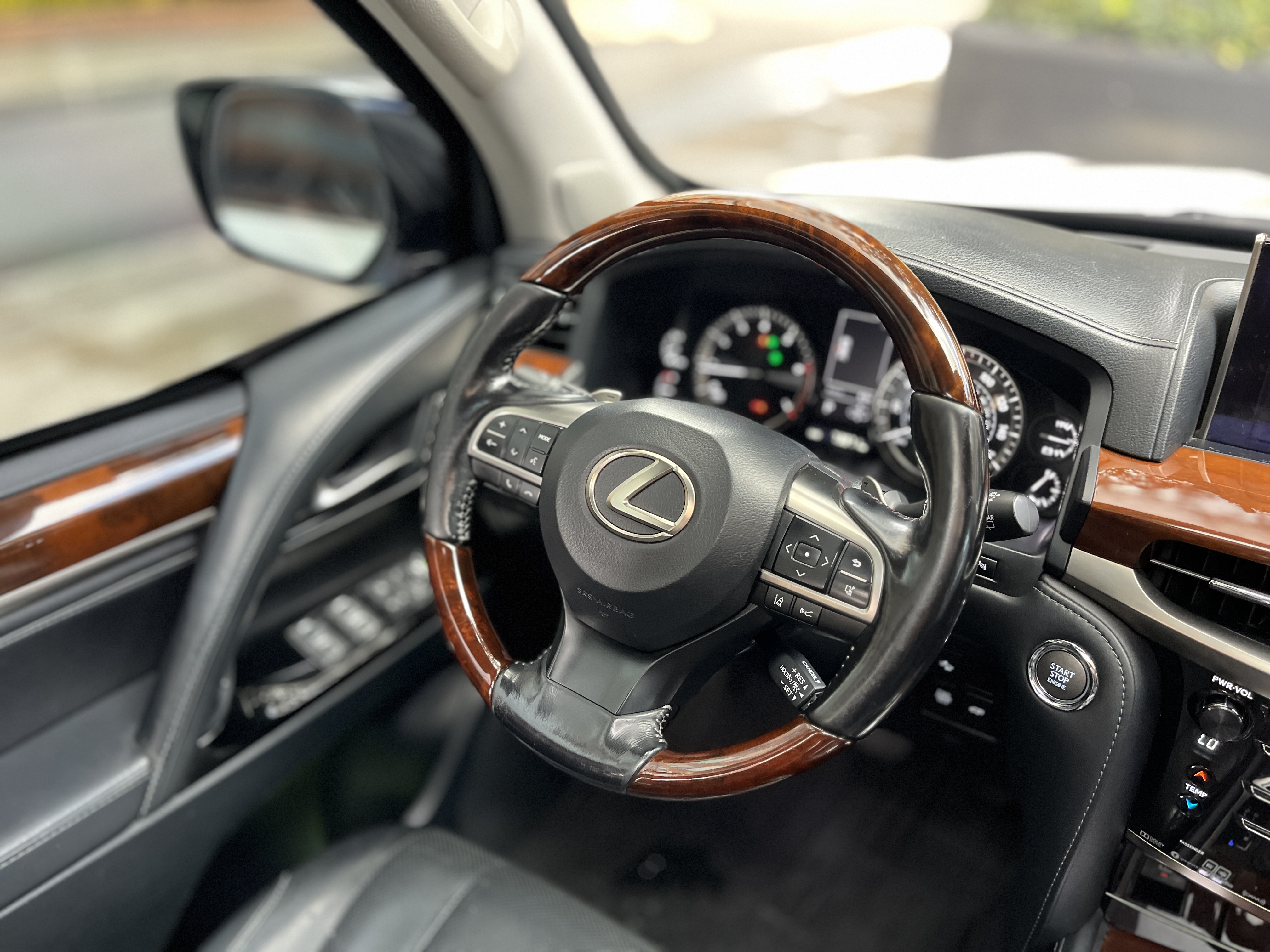 LEXUS LX570 BLINDADA 2016