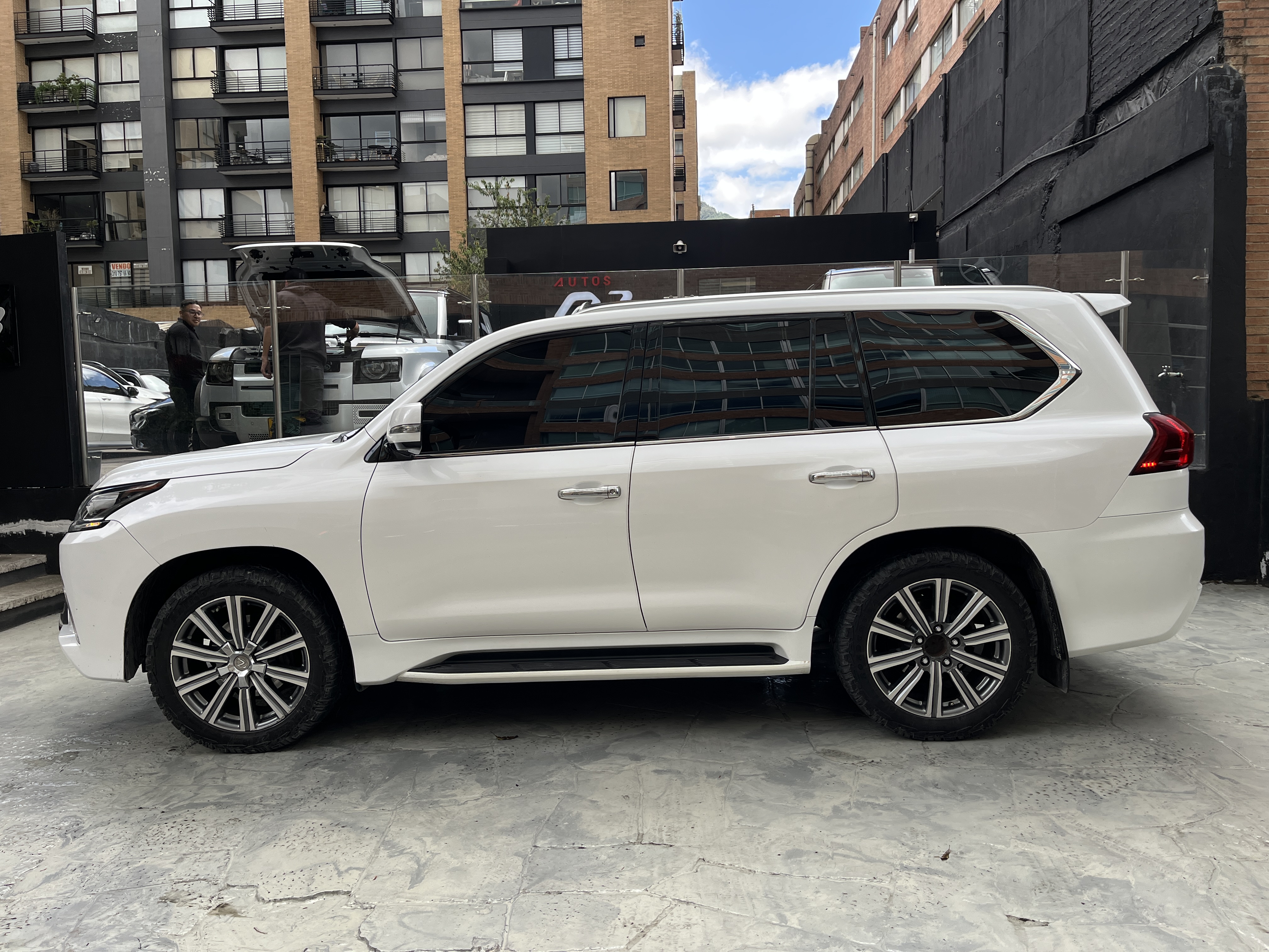 LEXUS LX570 BLINDADA 2016