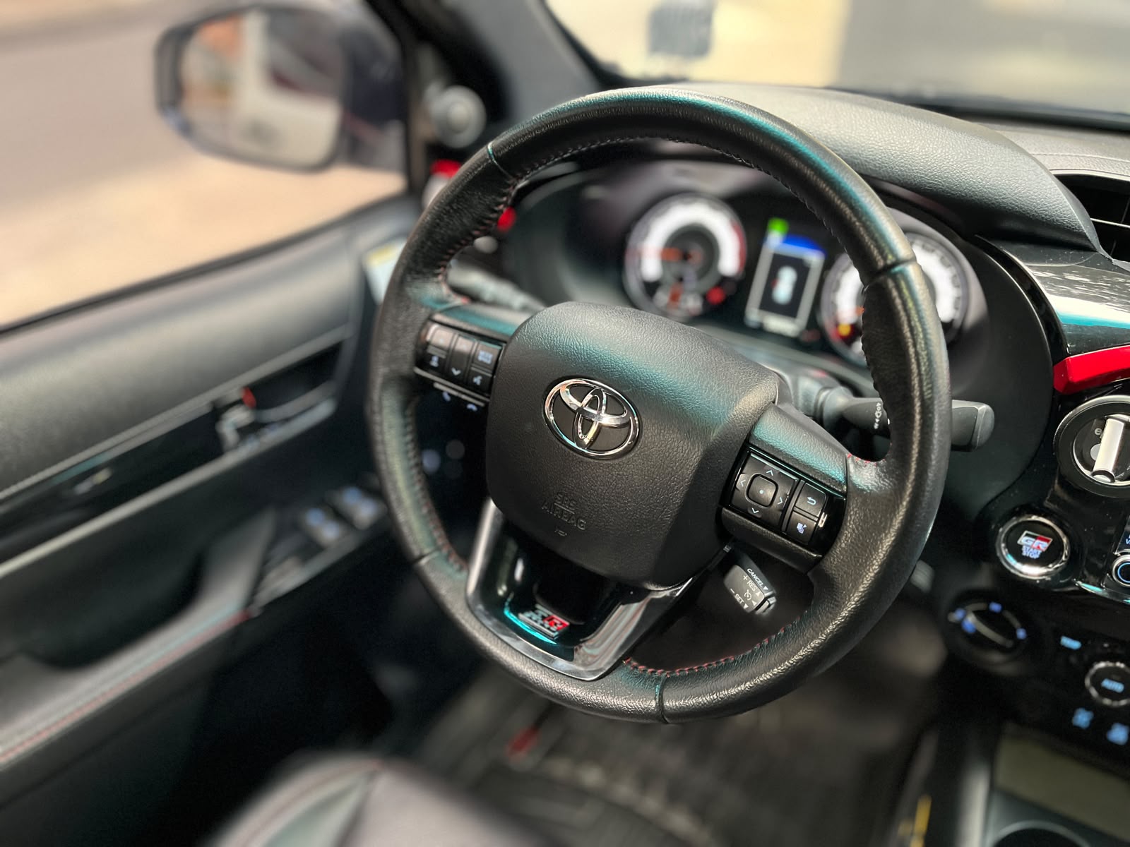TOYOTA HILUX GR BLINDADA 2020