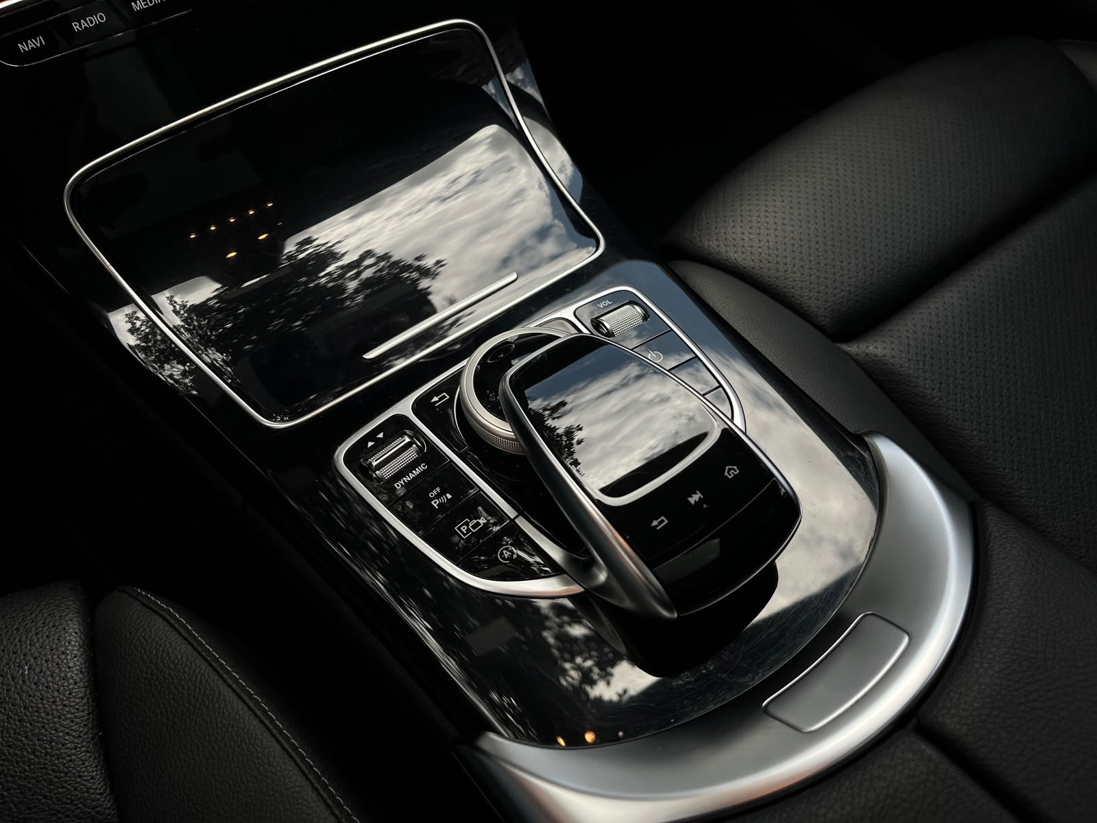 MERCEDES-BENZ C200 2021
