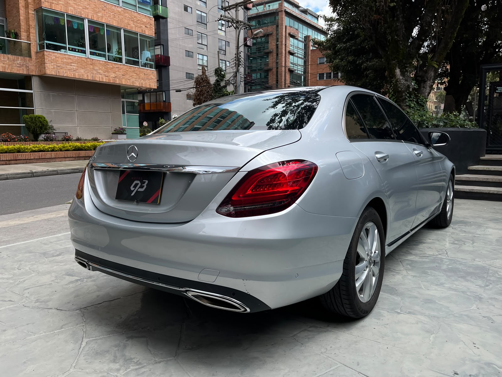 MERCEDES-BENZ C200 2021