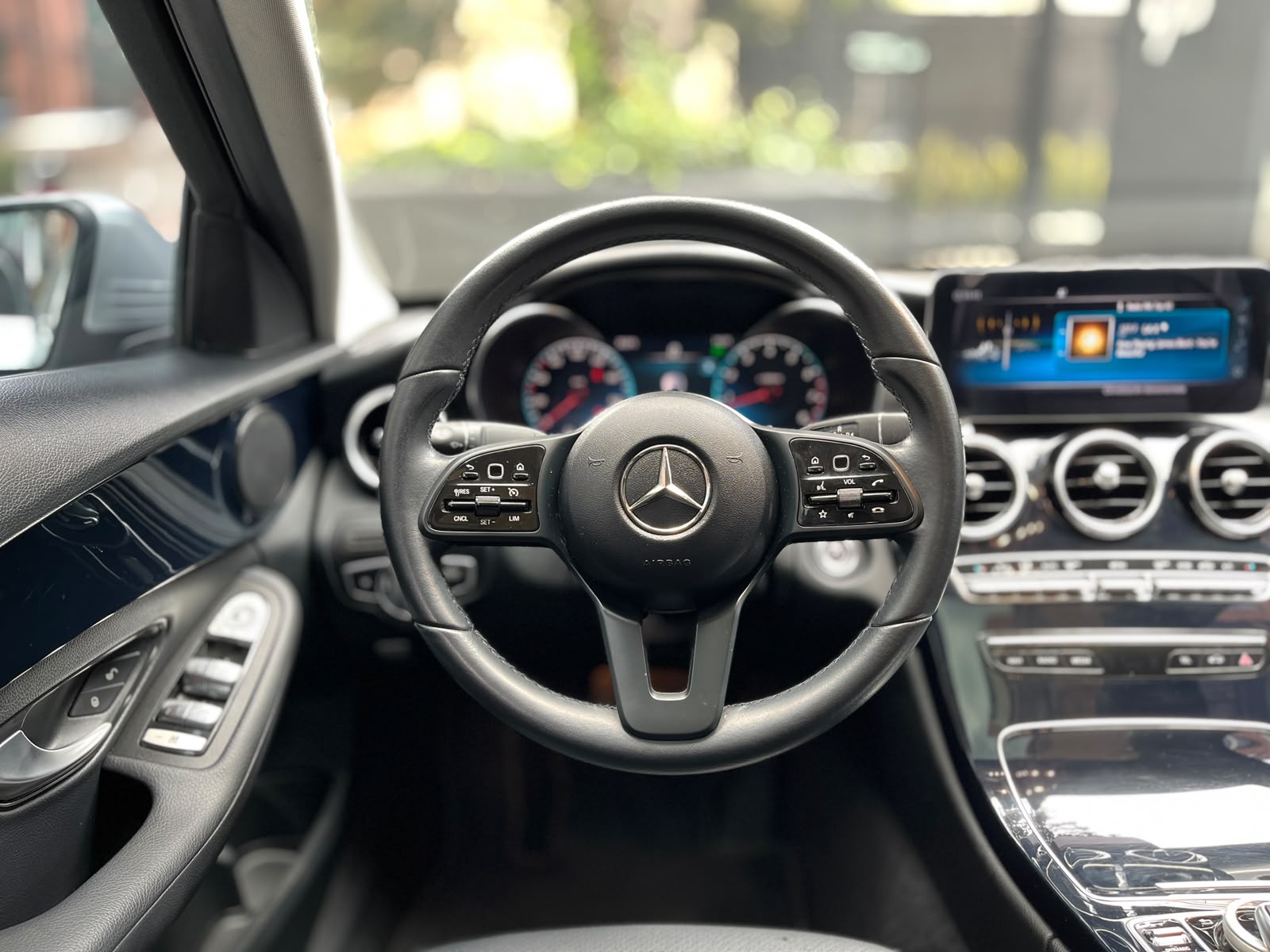 MERCEDES-BENZ C200 2021