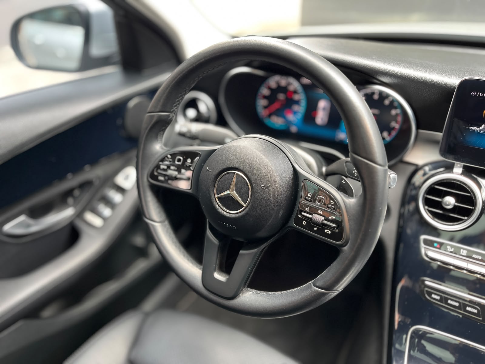 MERCEDES-BENZ C200 2021