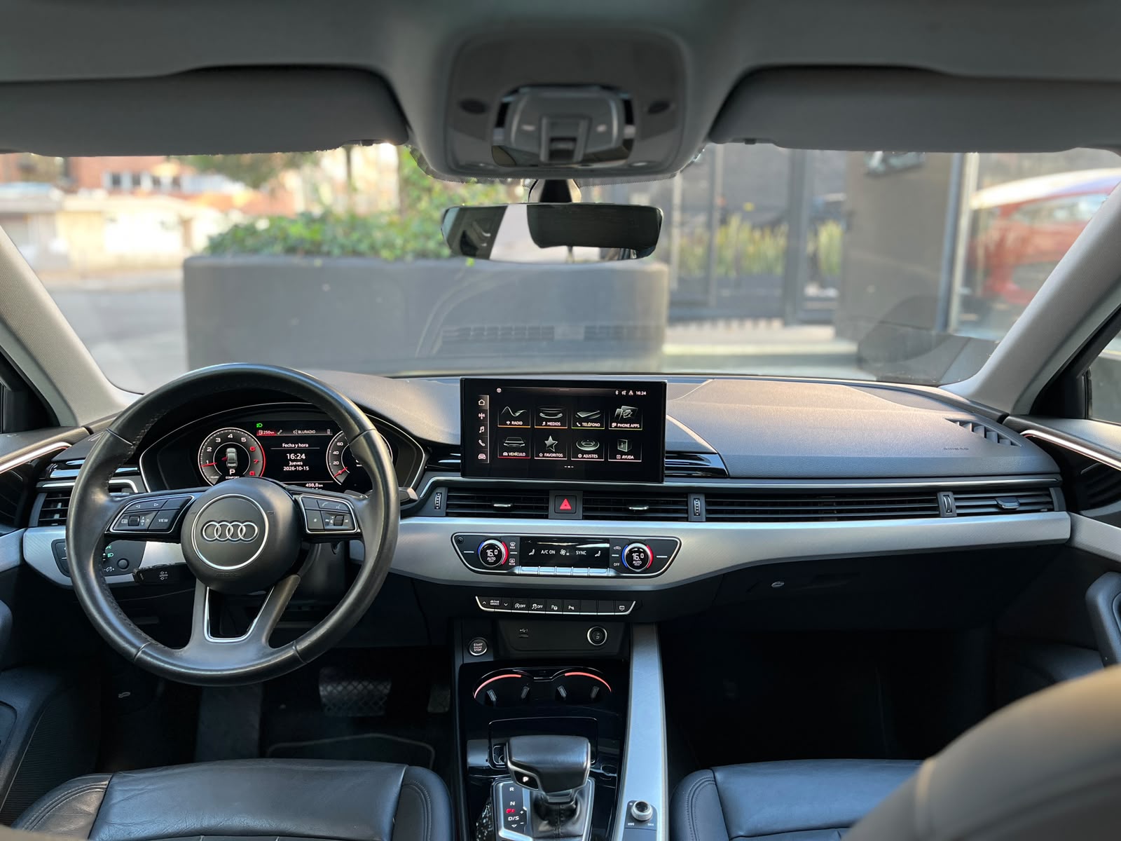 AUDI A4 2022