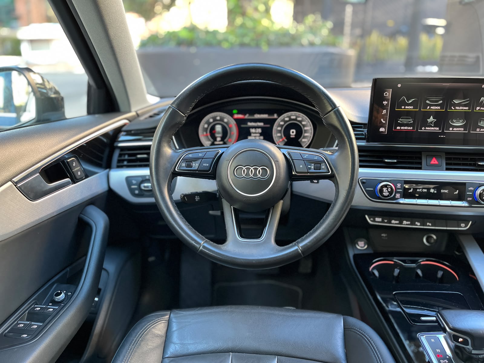 AUDI A4 2022