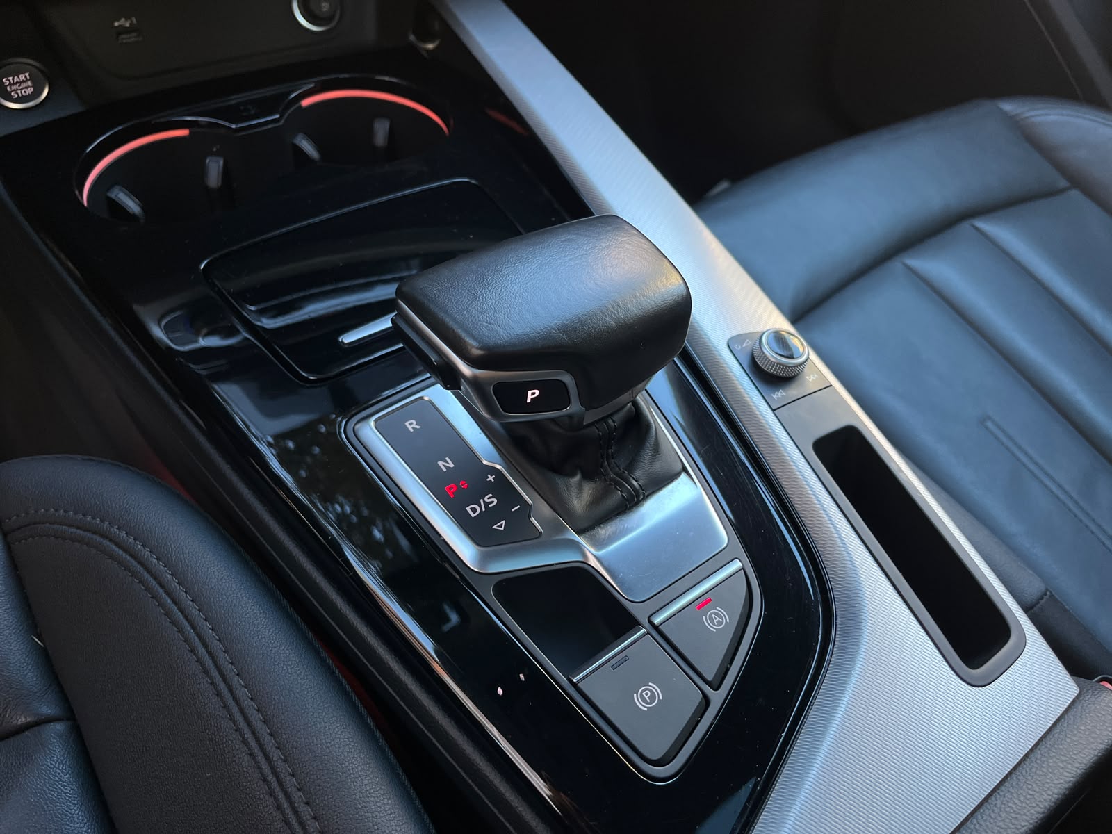 AUDI A4 2022