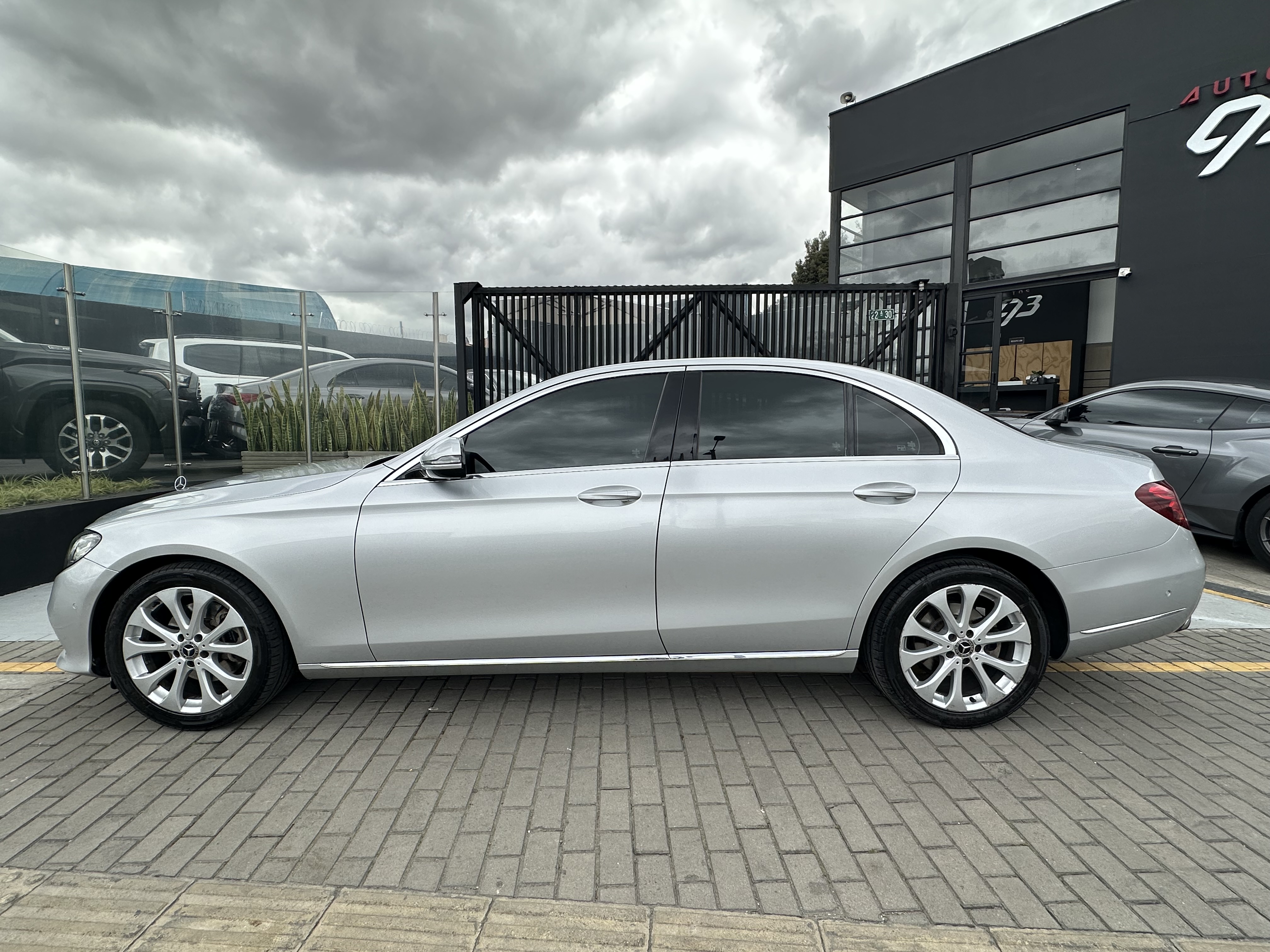 MERCEDES-BENZ E200 EXCLUSIVE 2019