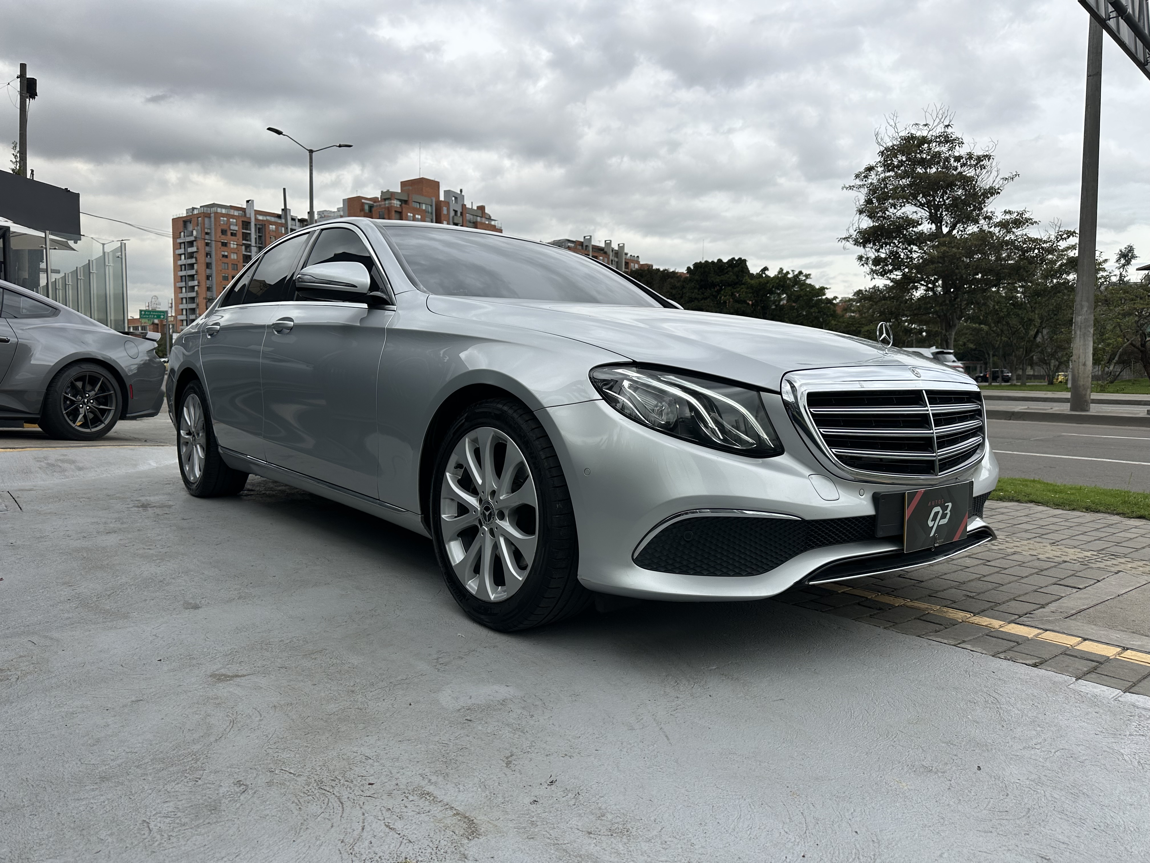 MERCEDES-BENZ E200 EXCLUSIVE 2019