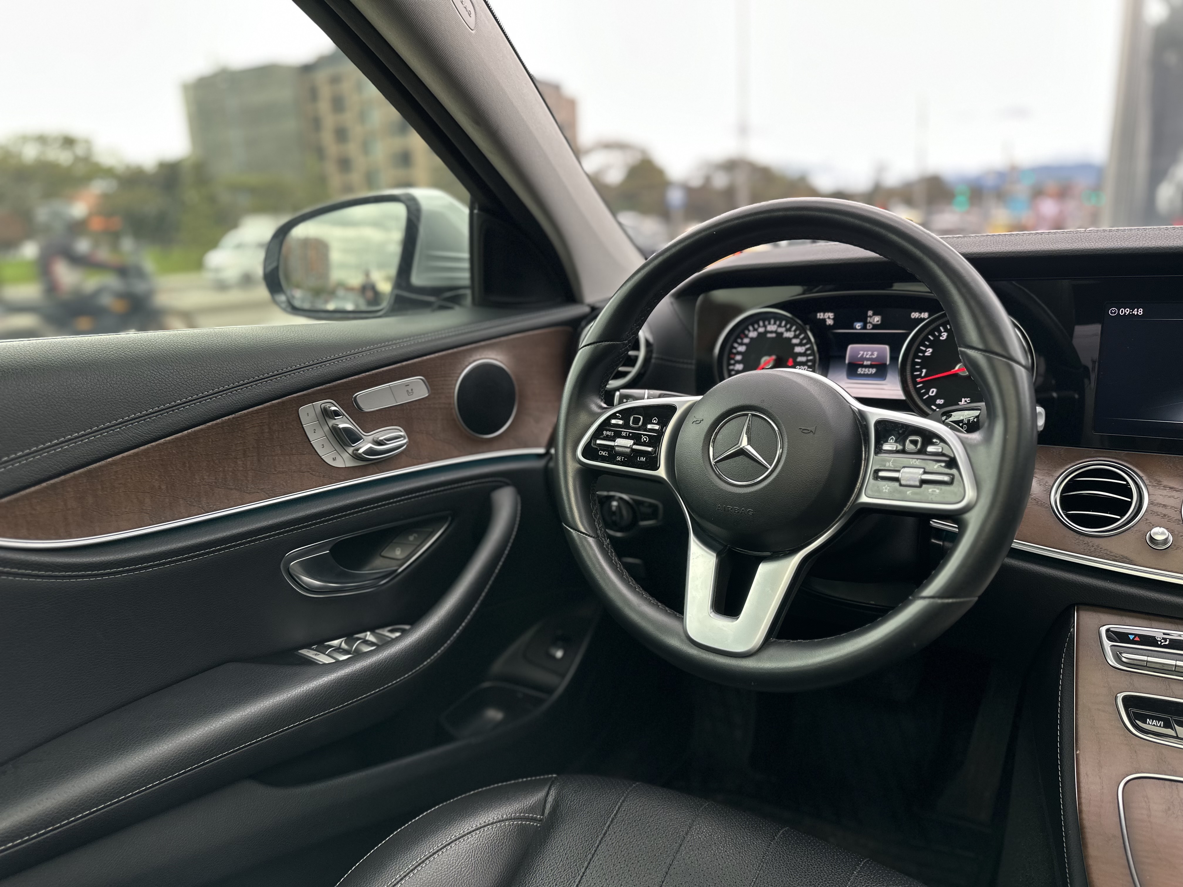 MERCEDES-BENZ E200 EXCLUSIVE 2019