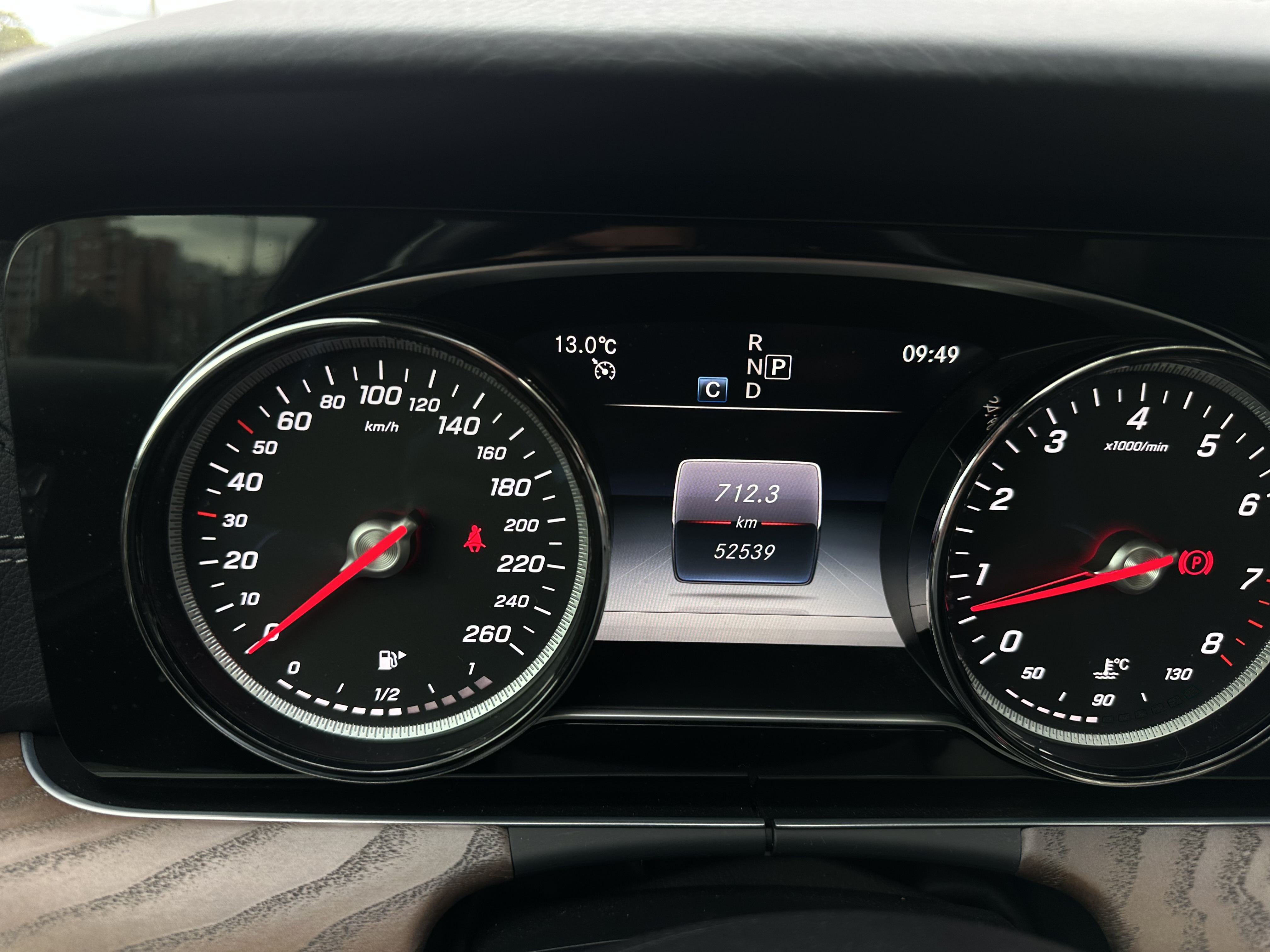 MERCEDES-BENZ E200 EXCLUSIVE 2019
