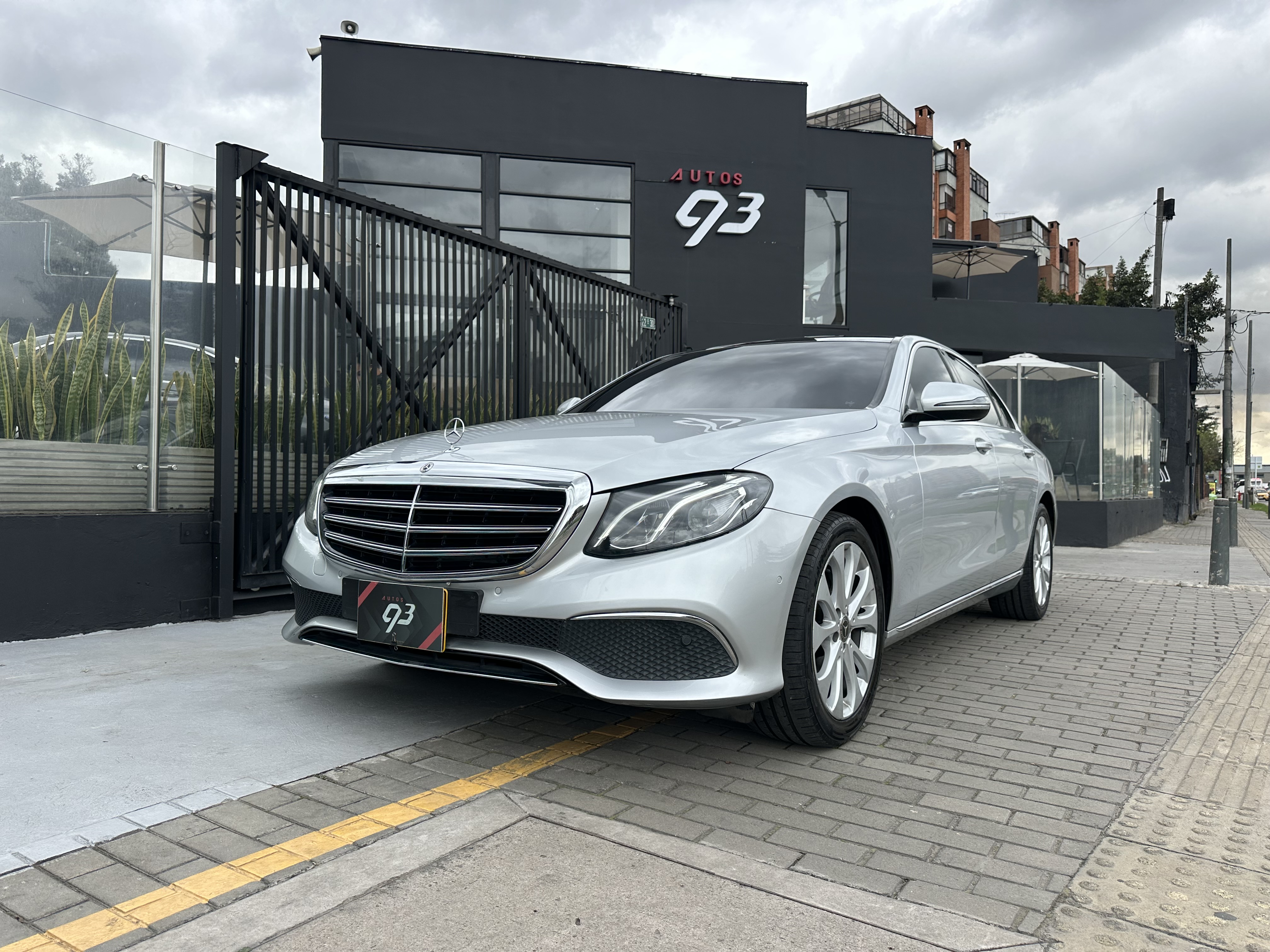 MERCEDES-BENZ E200 EXCLUSIVE 2019
