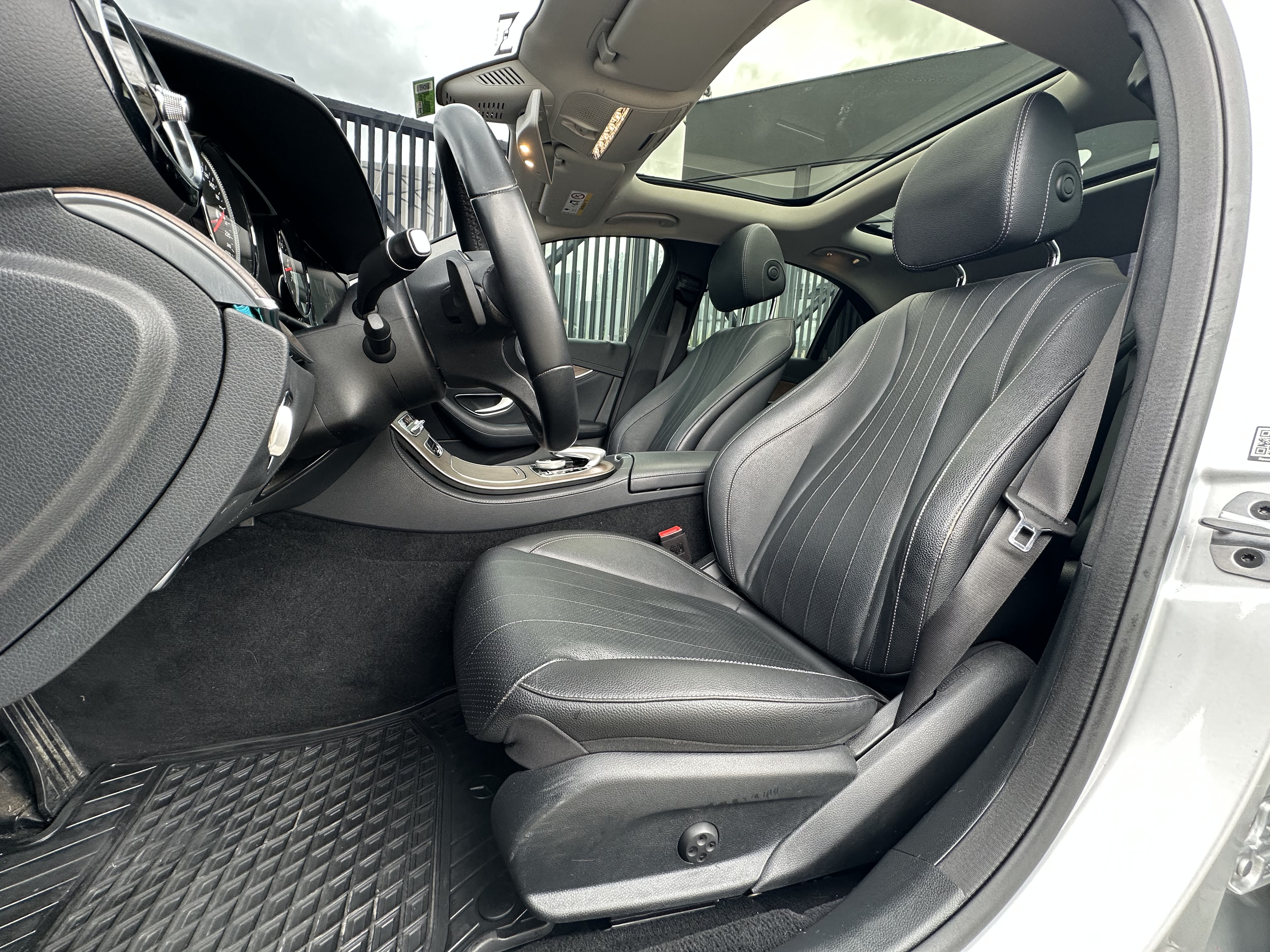 MERCEDES-BENZ E200 EXCLUSIVE 2019