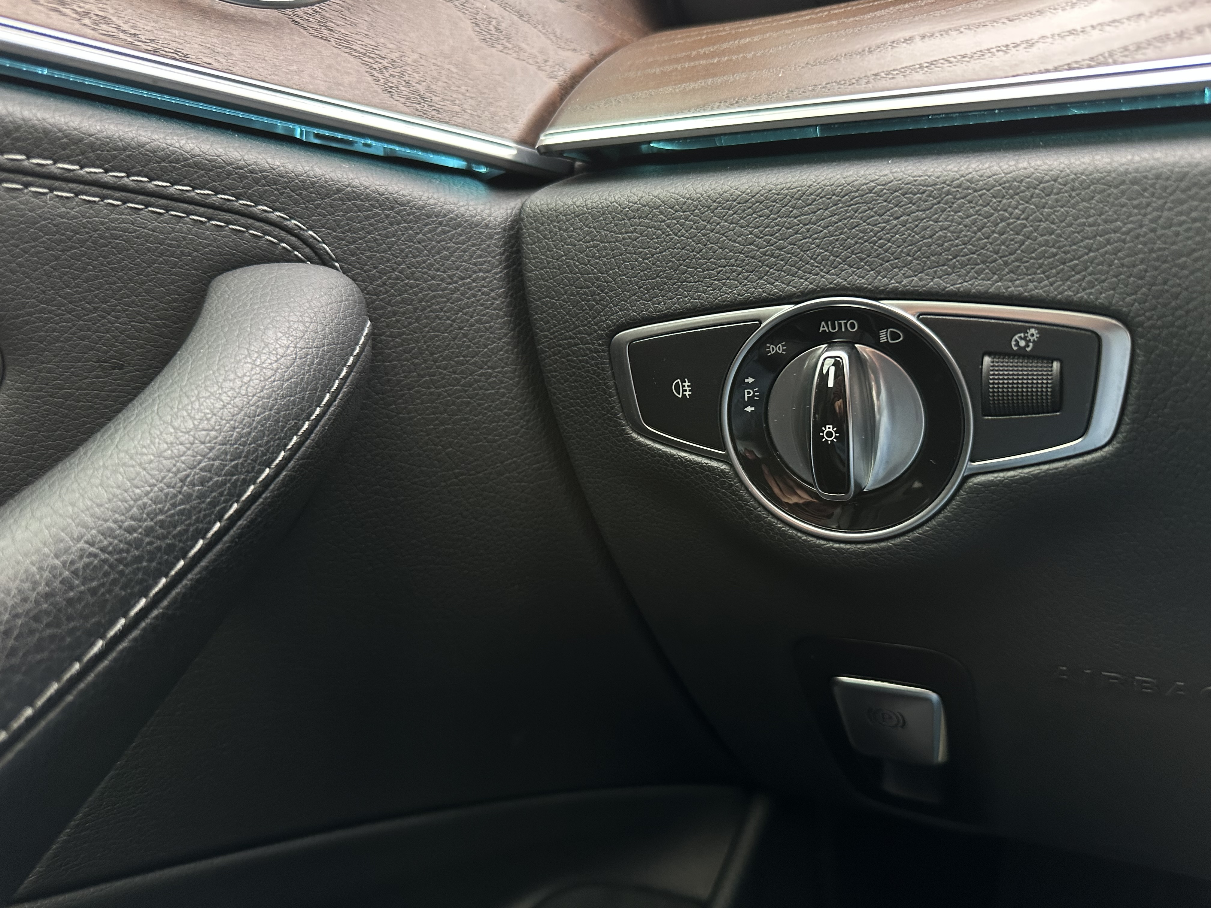 MERCEDES-BENZ E200 EXCLUSIVE 2019