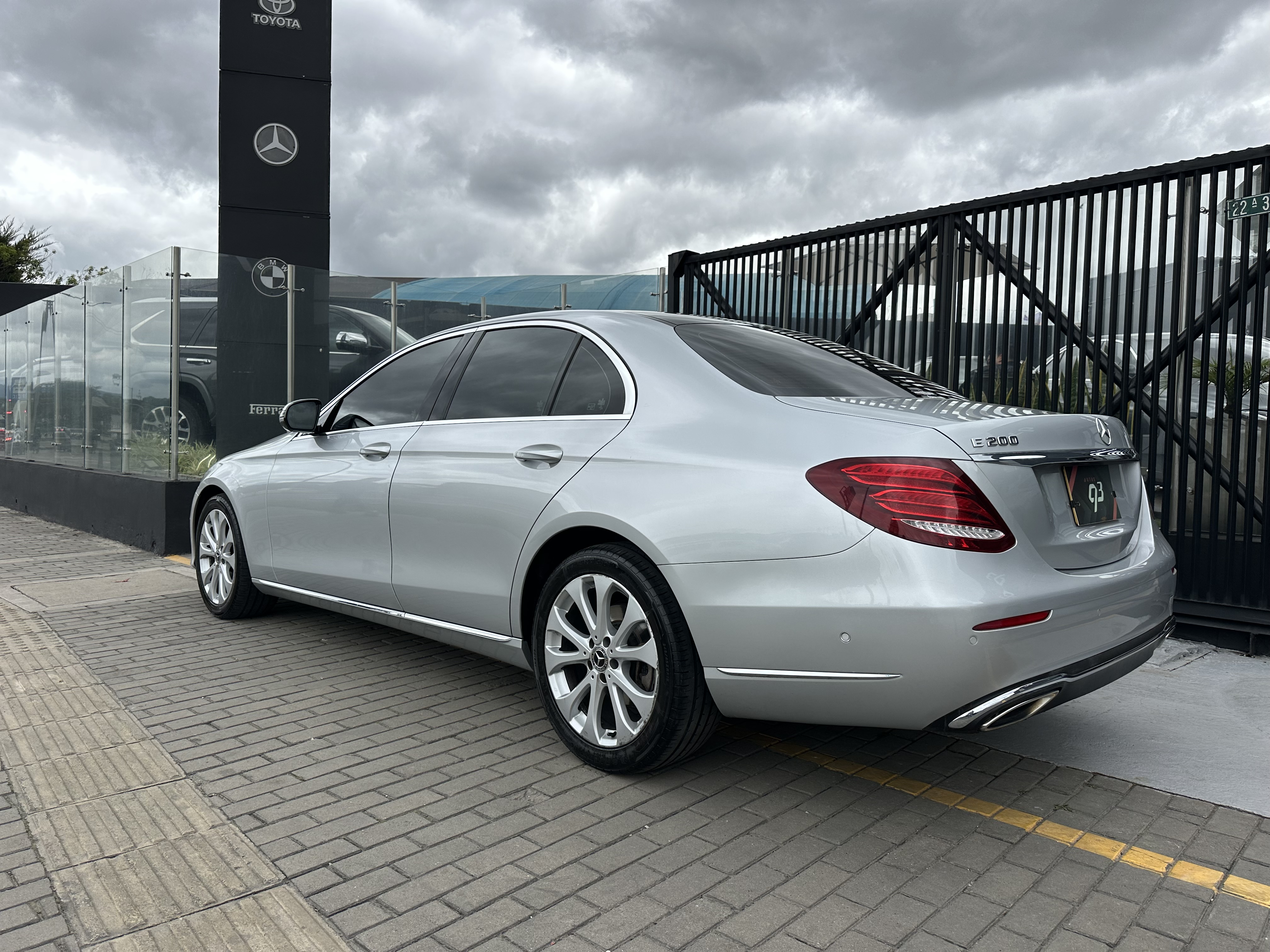 MERCEDES-BENZ E200 EXCLUSIVE 2019
