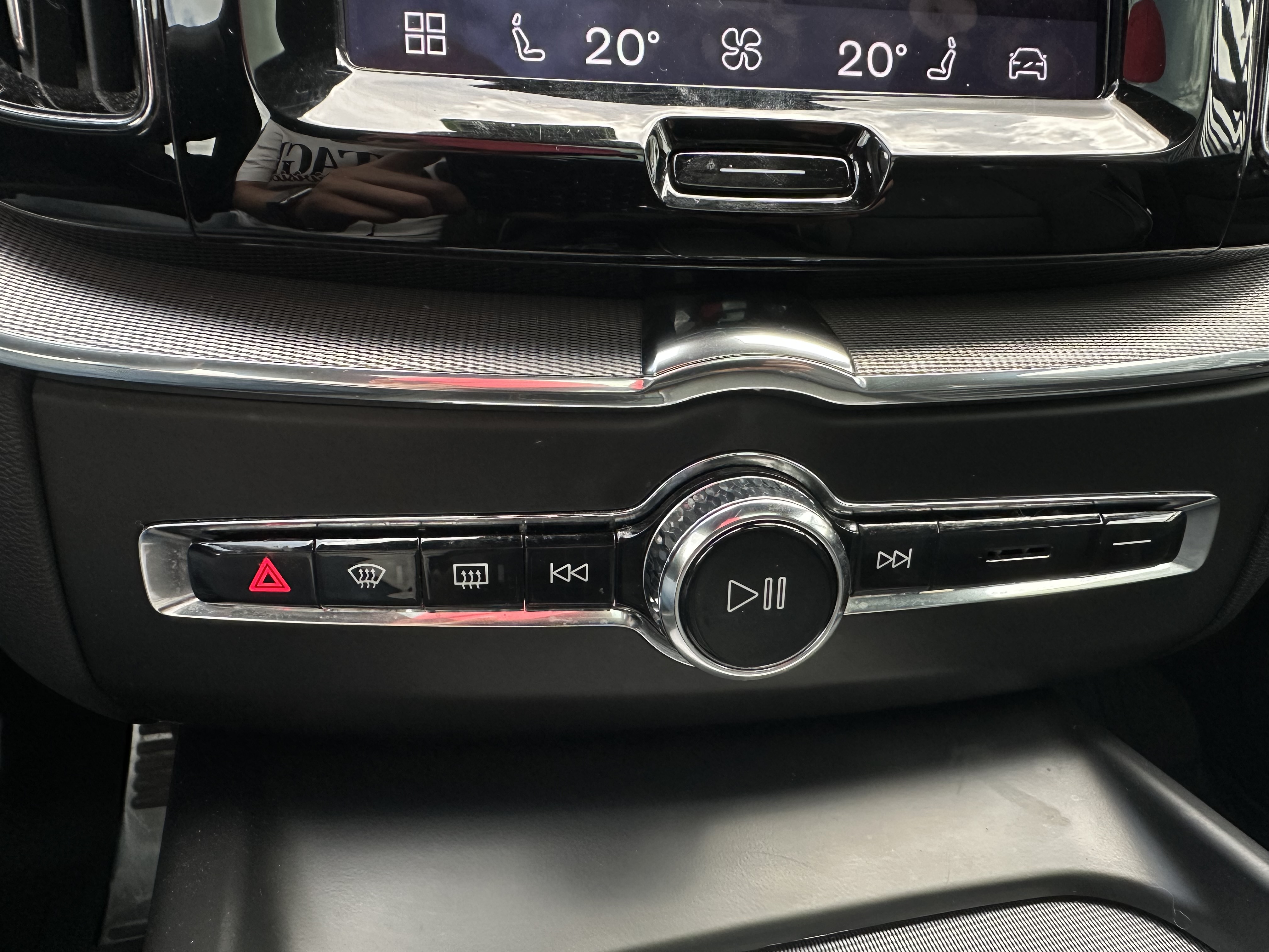 VOLVO XC60 R-DESIGN T8 2022
