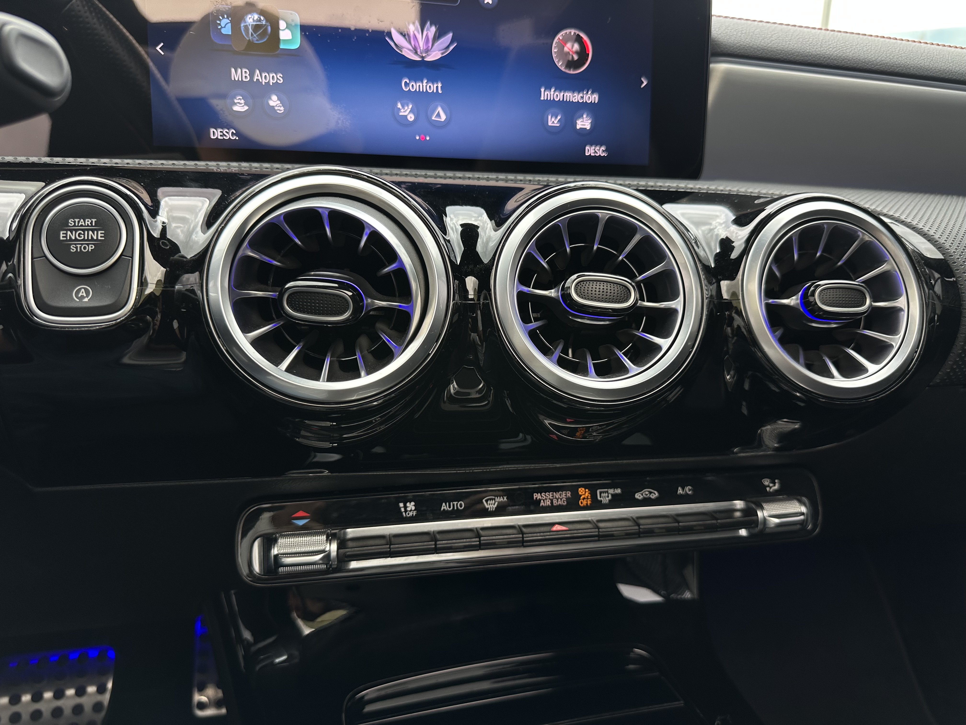 MERCEDES-BENZ CLA250 4MATIC 2025