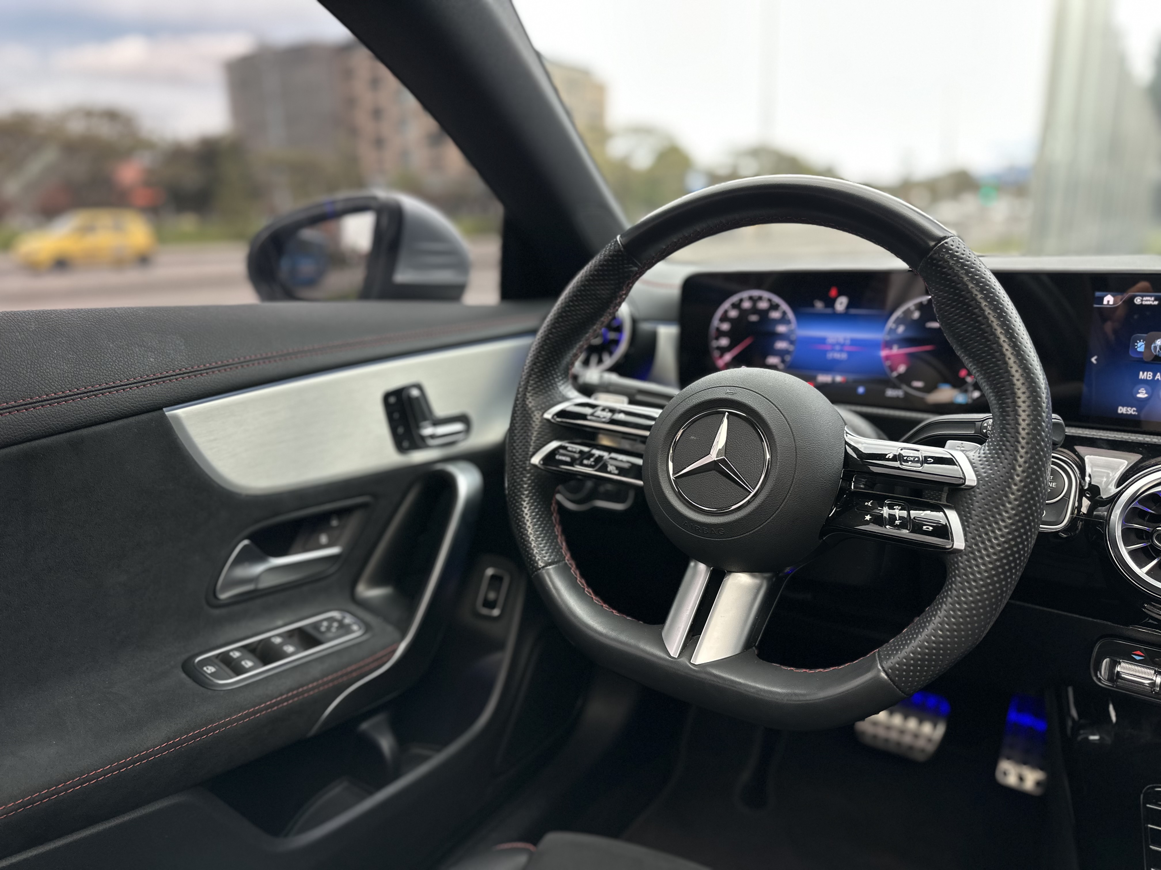 MERCEDES-BENZ CLA250 4MATIC 2025