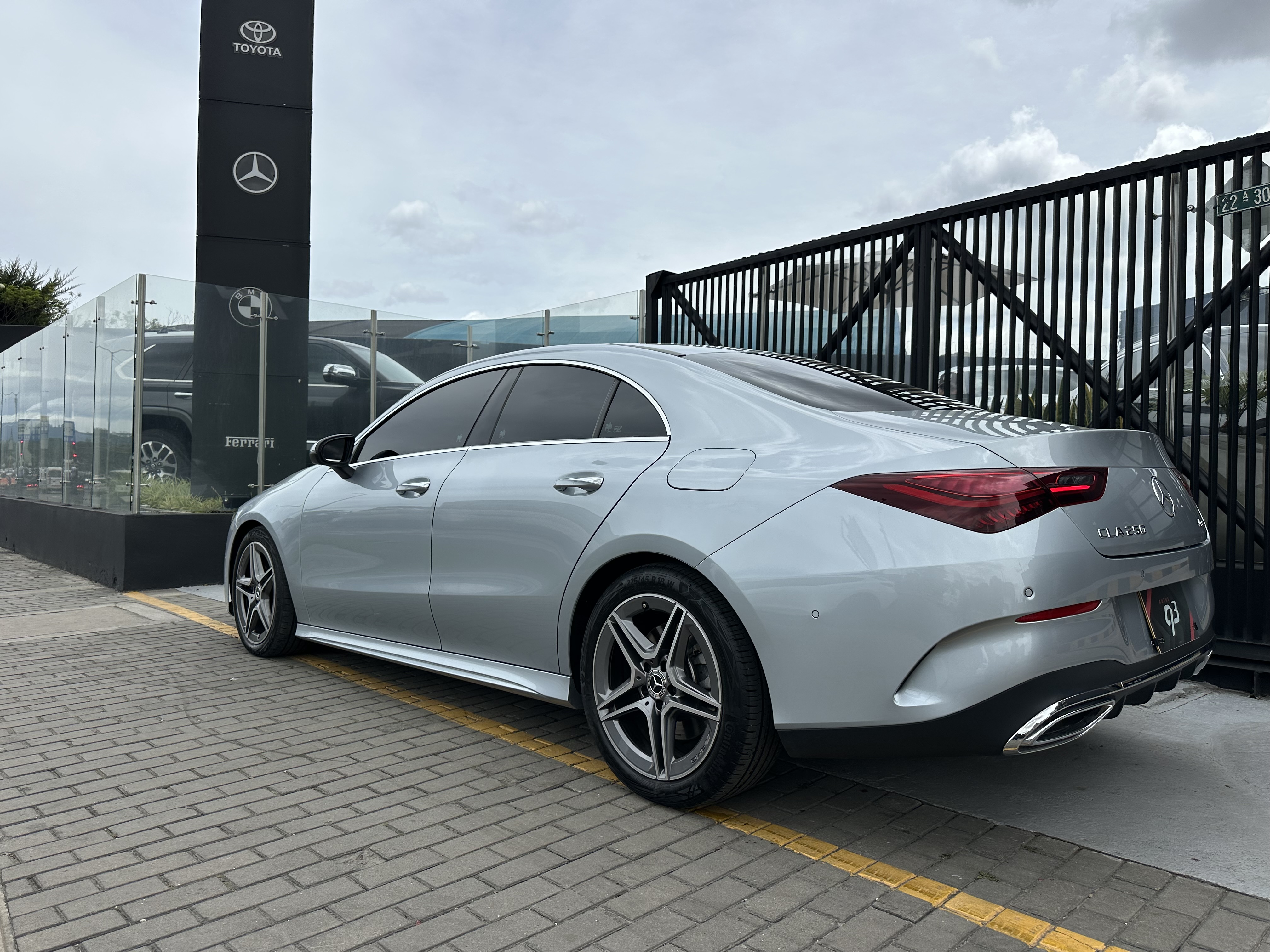 MERCEDES-BENZ CLA250 4MATIC 2025